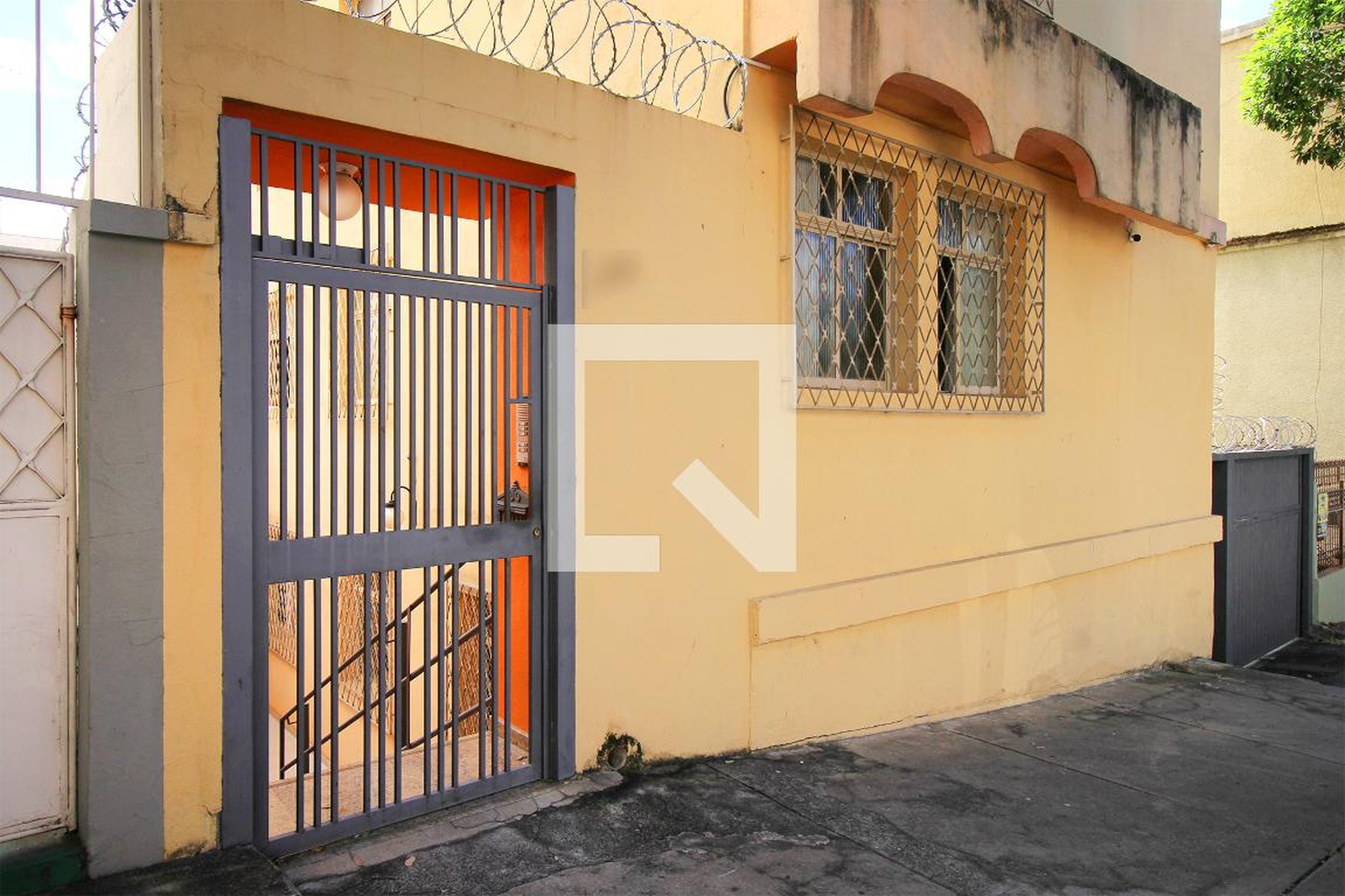 Fachada Condomínio em Avenida Flávio dos Santos, 403