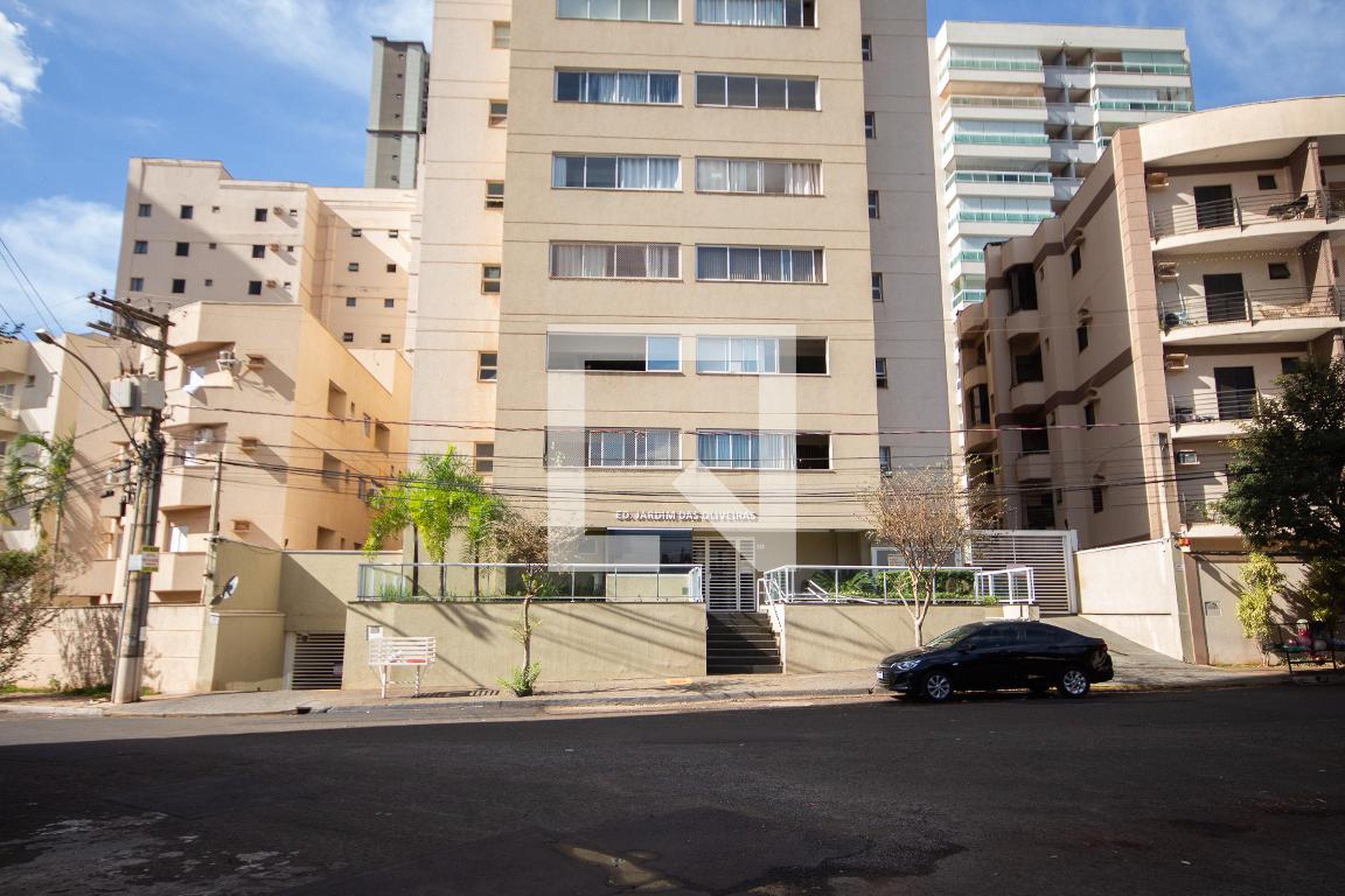 Fachada do condomínio Condomínio em Rua Odair de Oliveira, 85