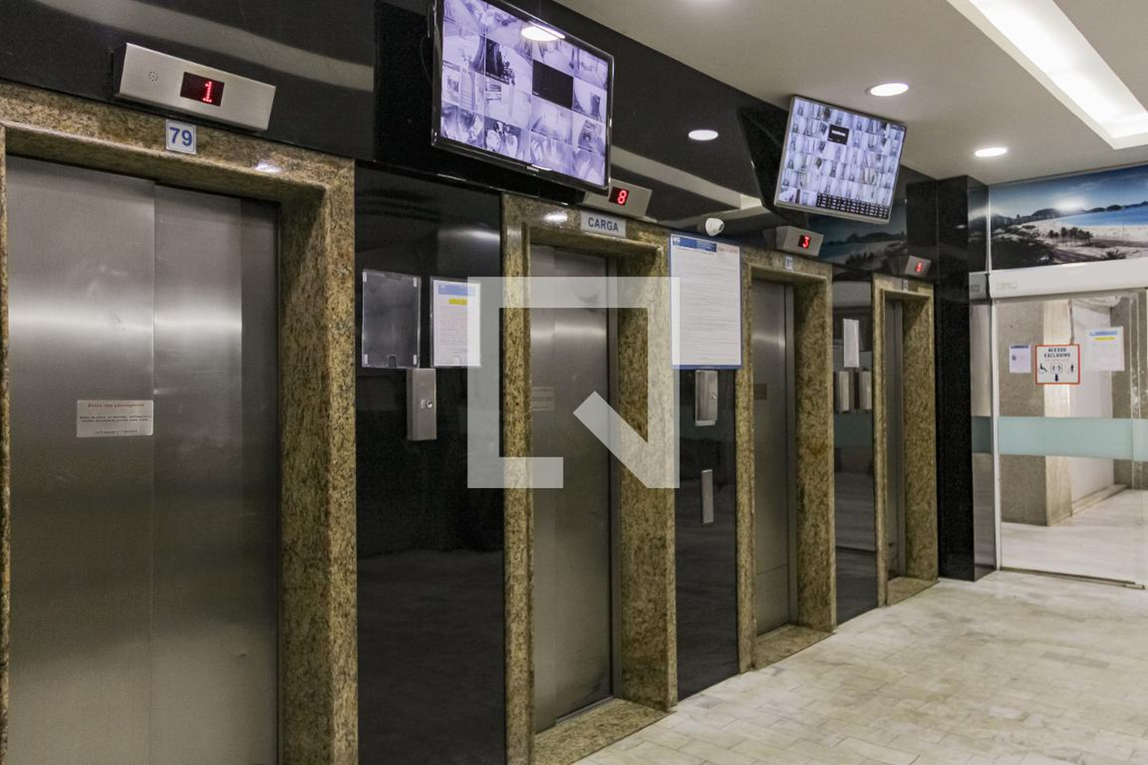 Elevador - Edifício Miami Center