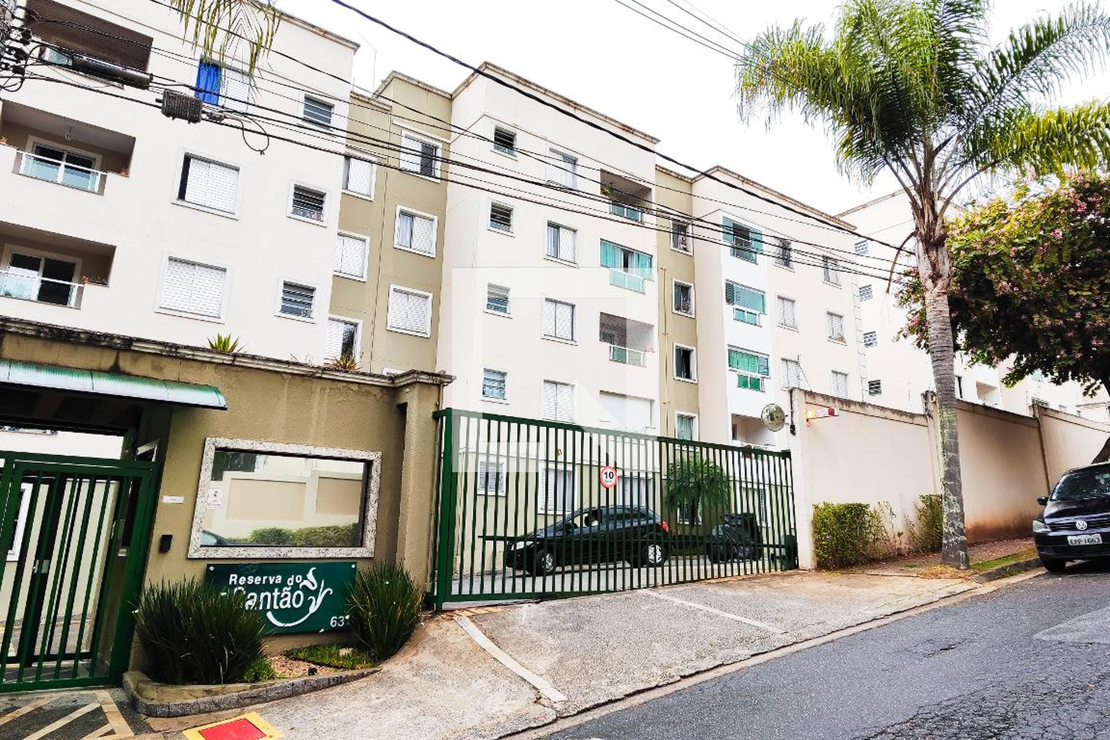 Fachada Condomínio Reserva do Cantão