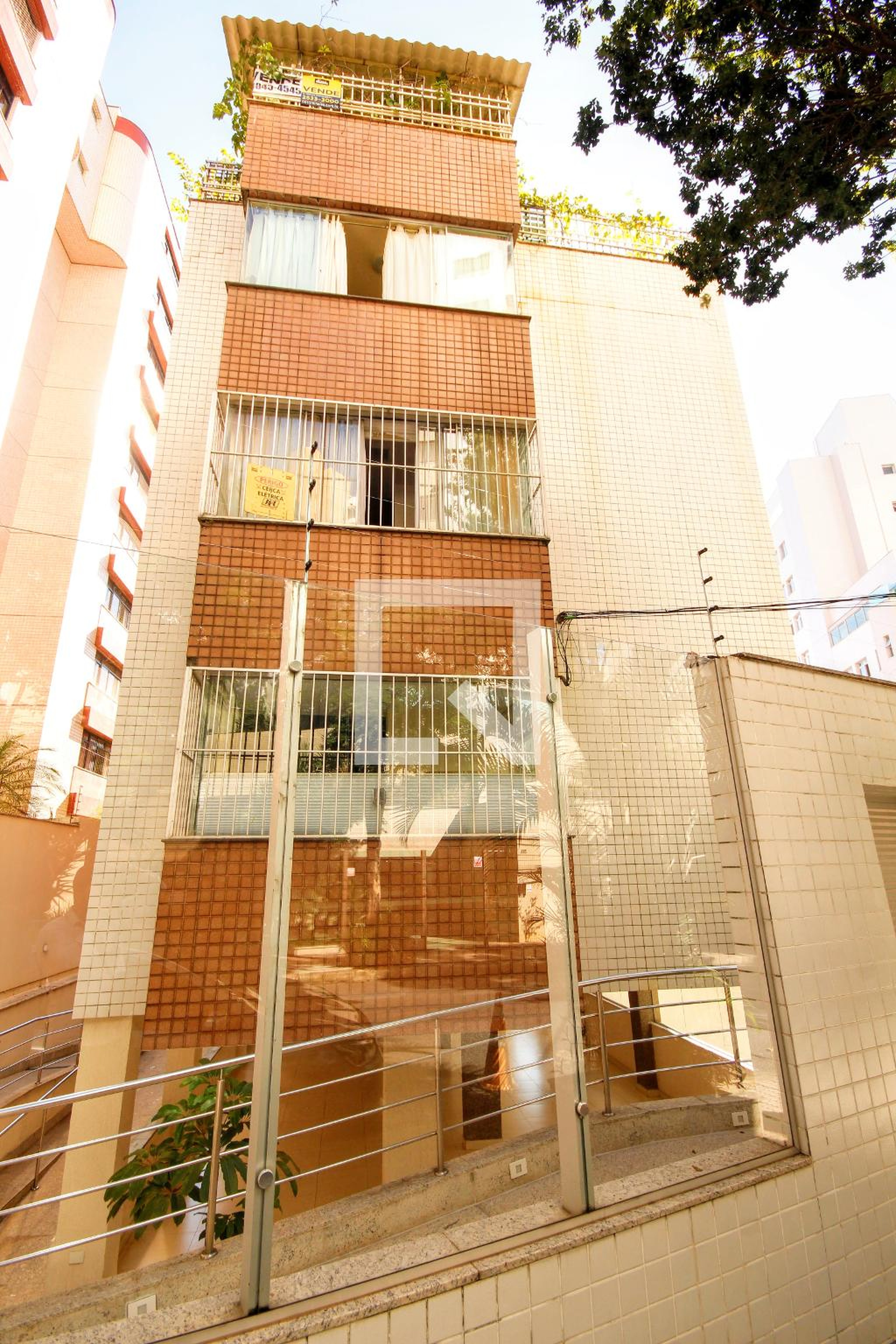 Fachada Condomínio em Rua Califórnia, 754