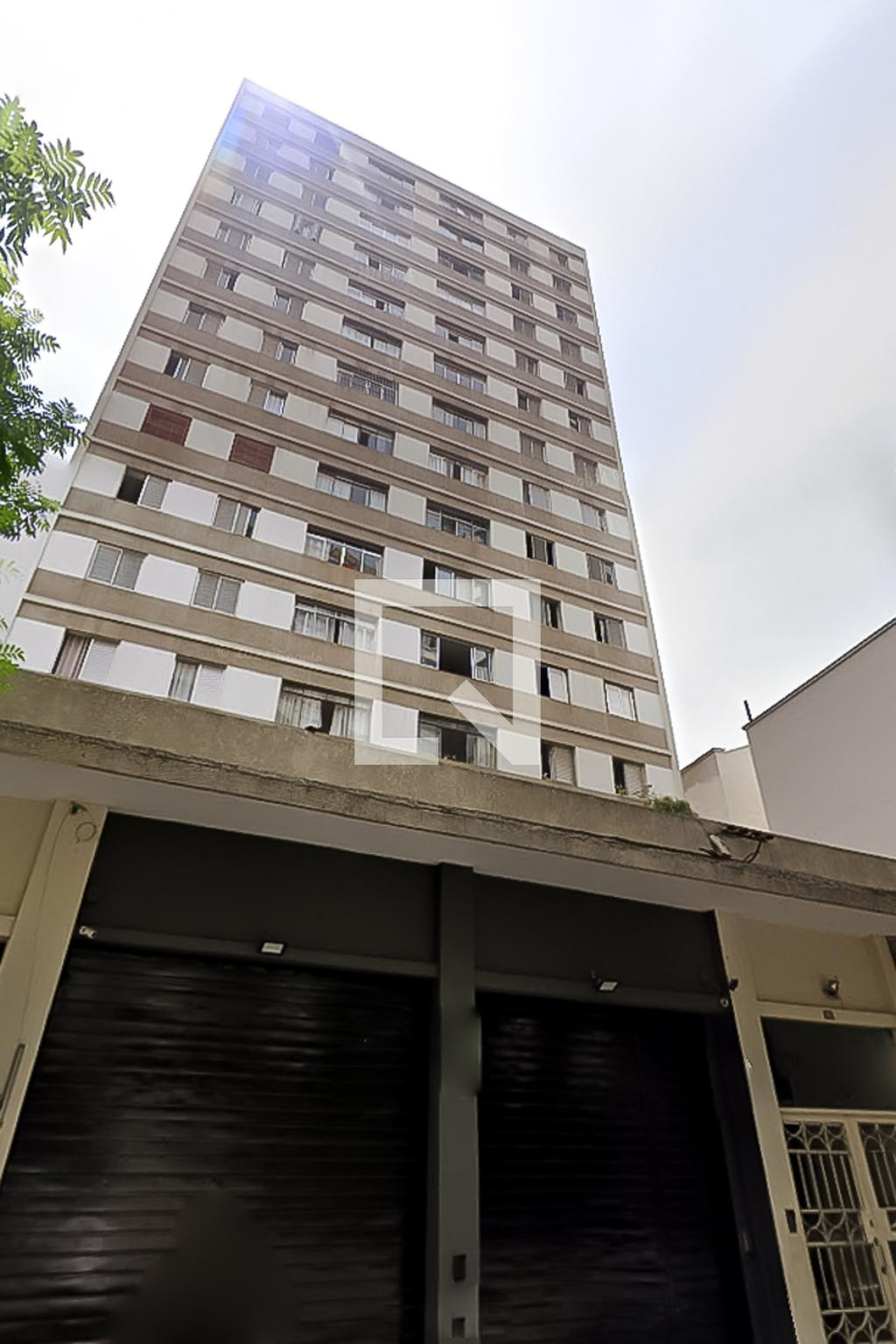 Fachada Condomínio em Rua Sílvia, 91