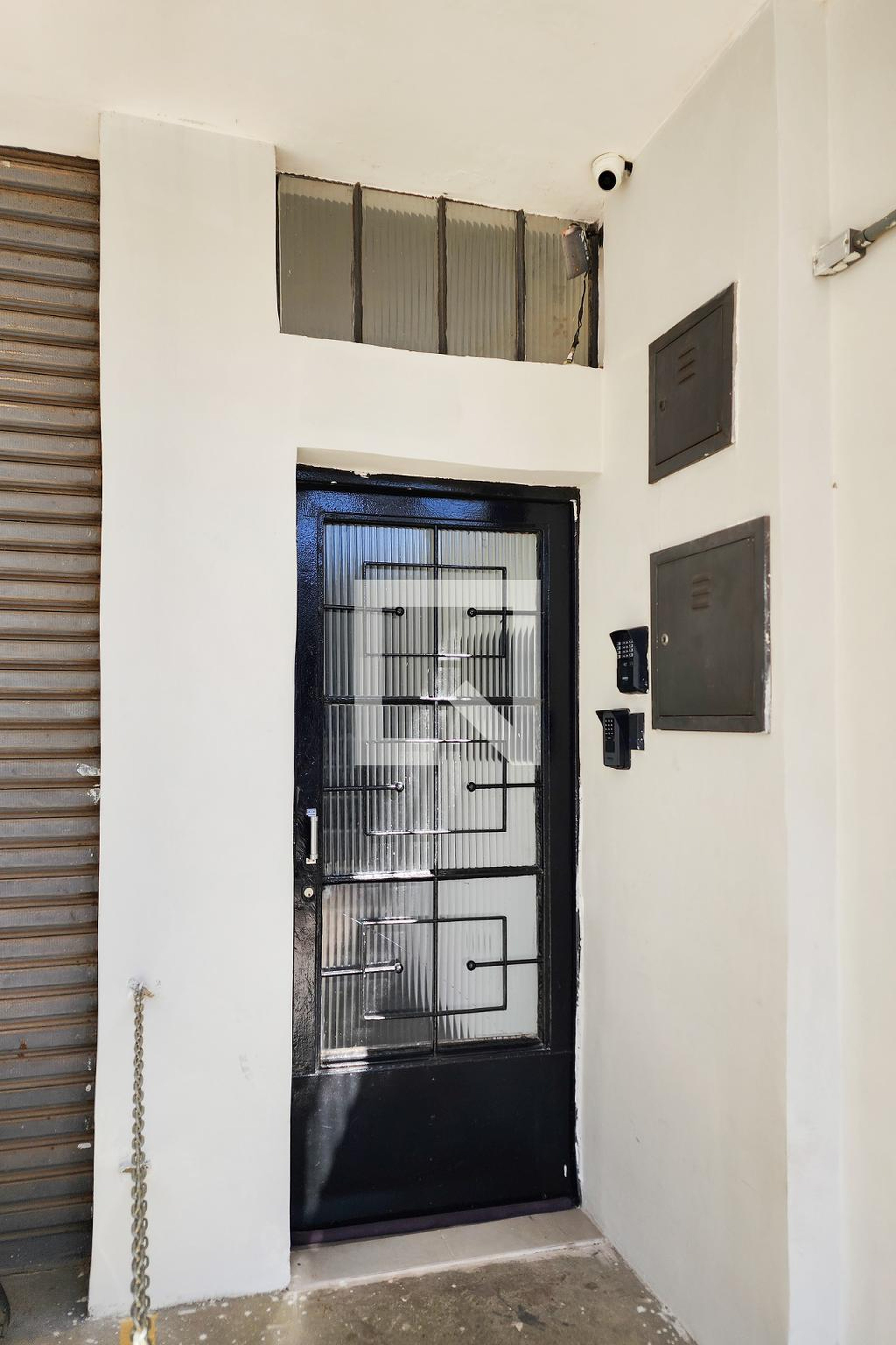 Fachada Condomínio em Rua Chile, 225