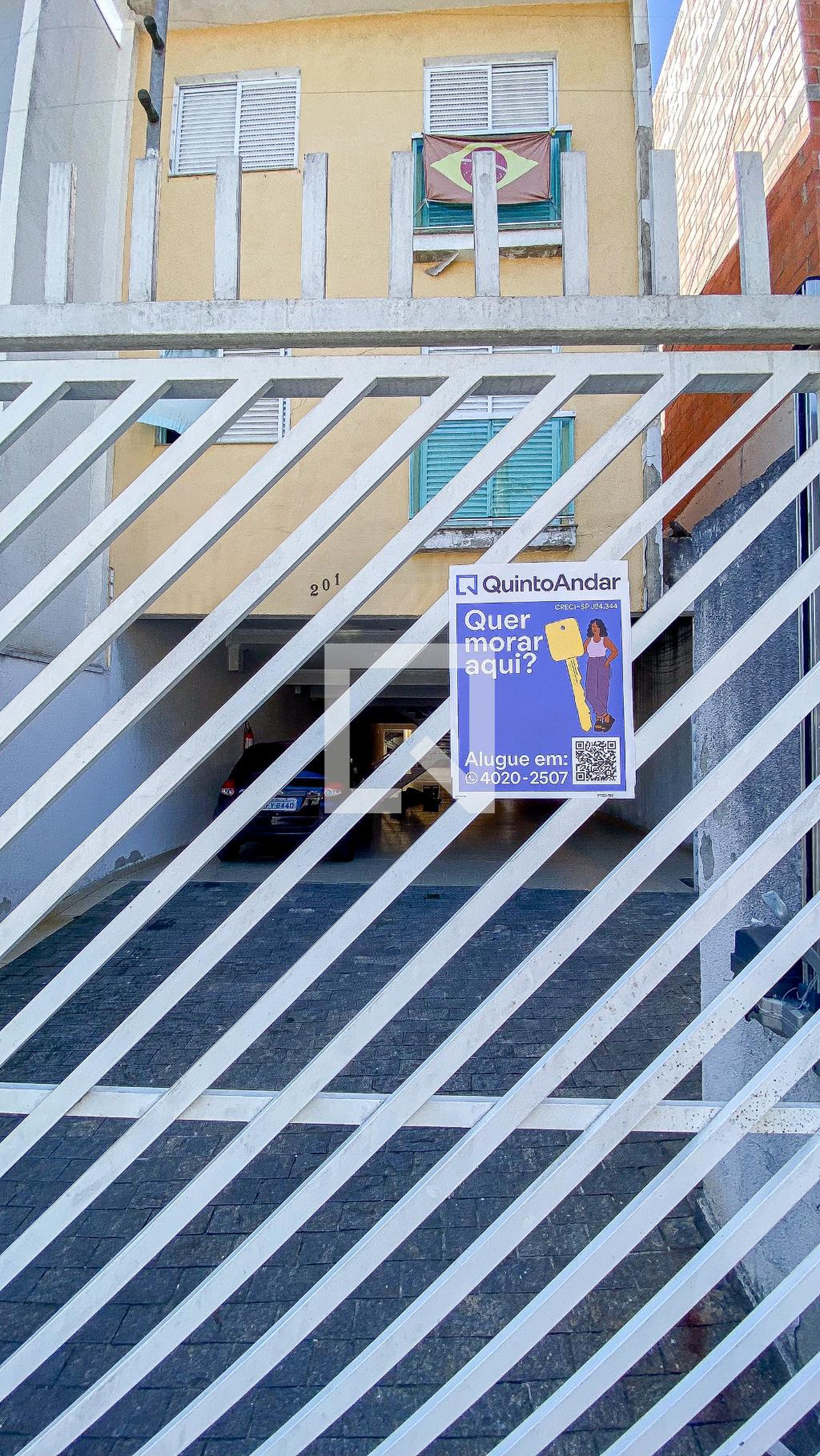 Fachada Condomínio em Rua Orange, 201