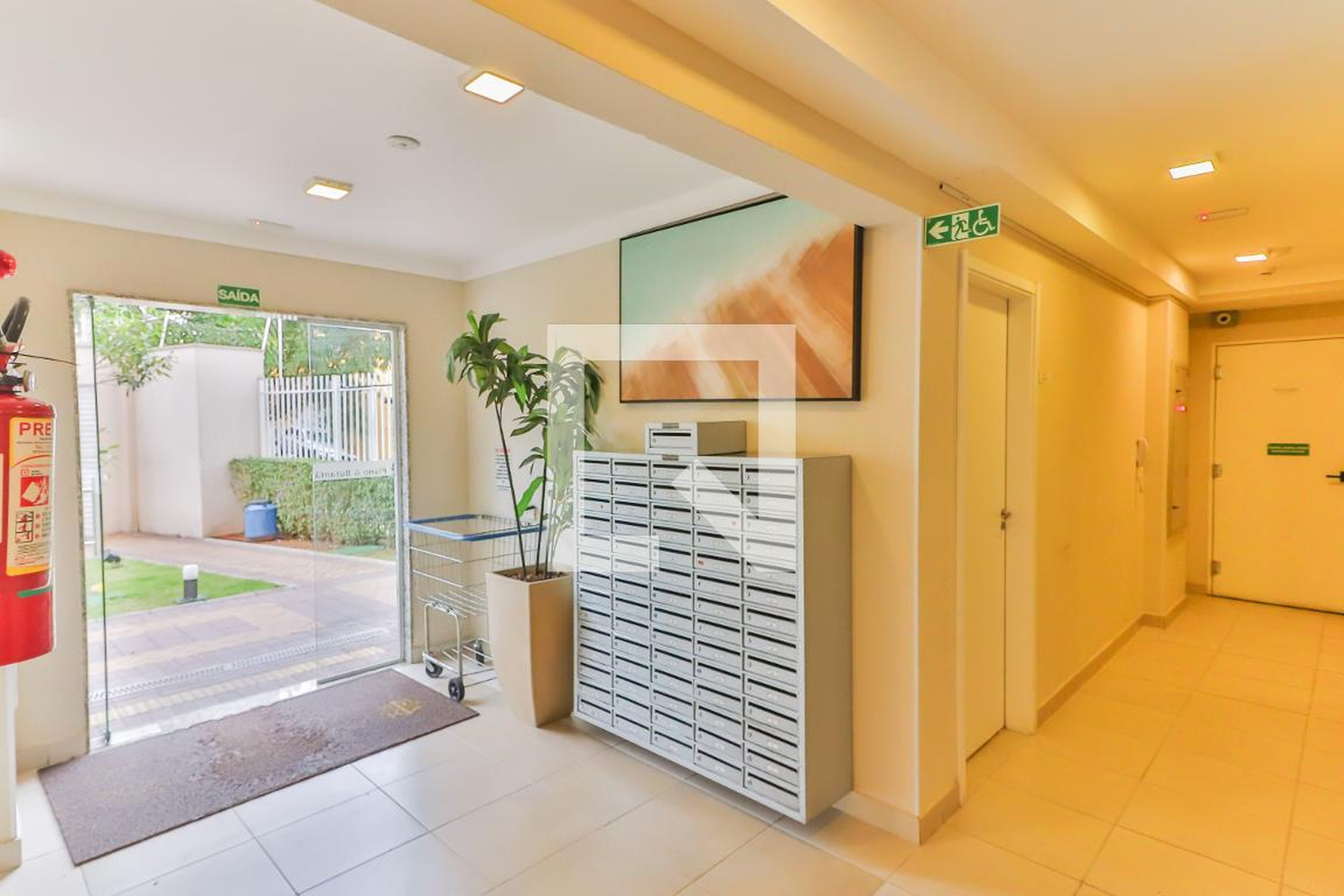 Hall de entrada - Plano & Butantã Manuel Dias