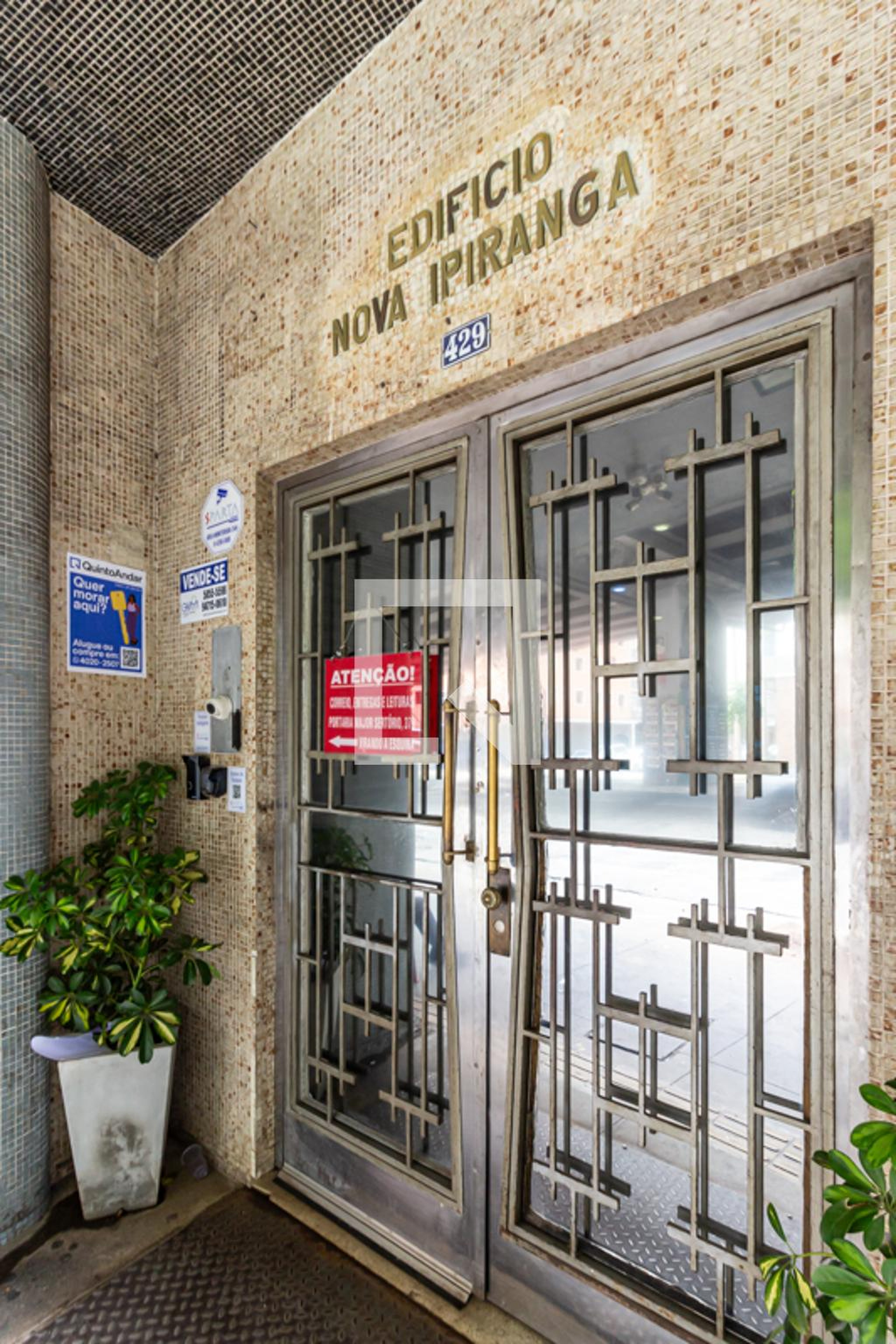 Fachada Condomínio em Rua Major Sertório, 429