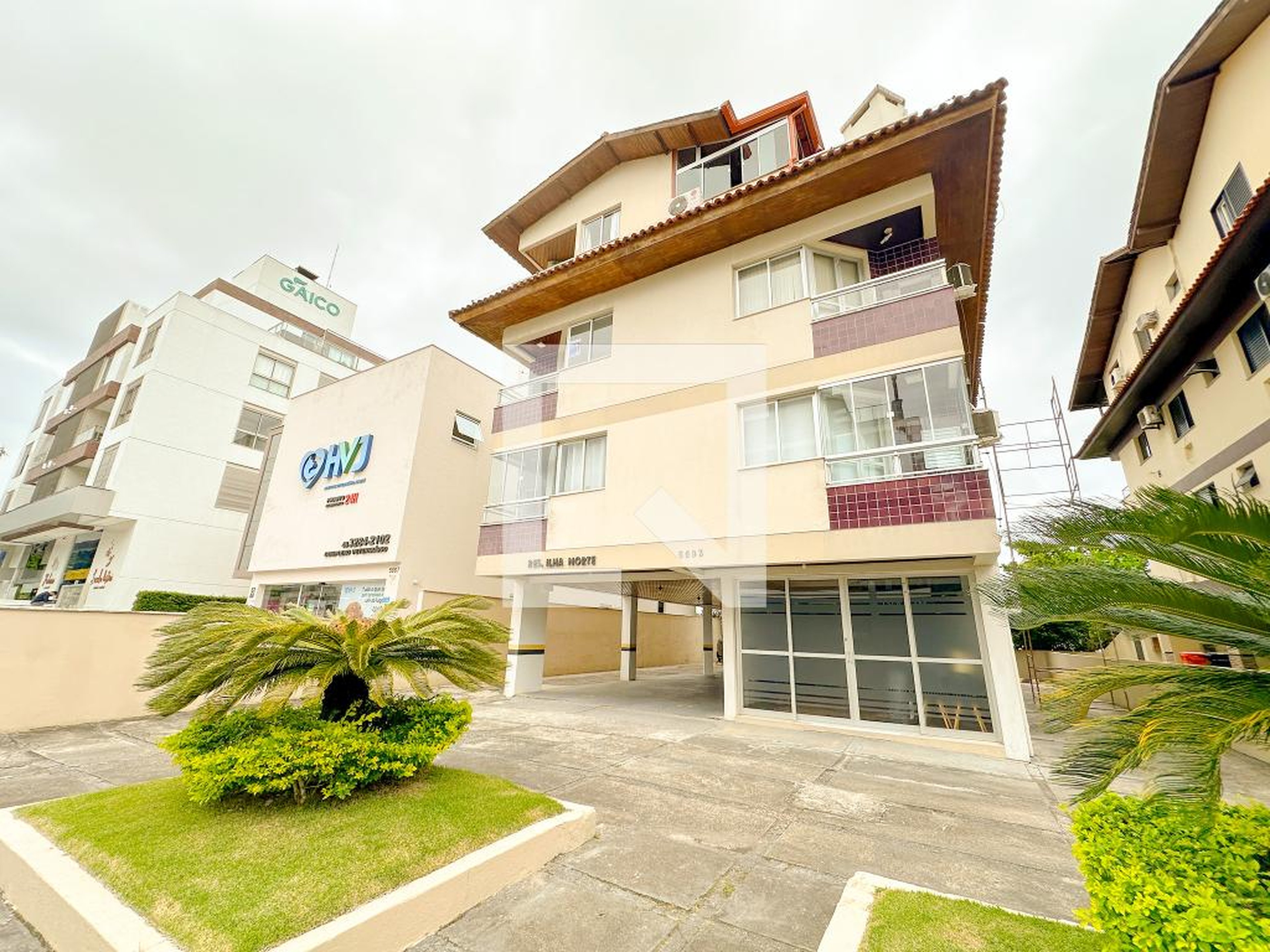 Fachada Condomínio em Rodovia Jornalista Maurício Sirotski Sobrinho, 5693