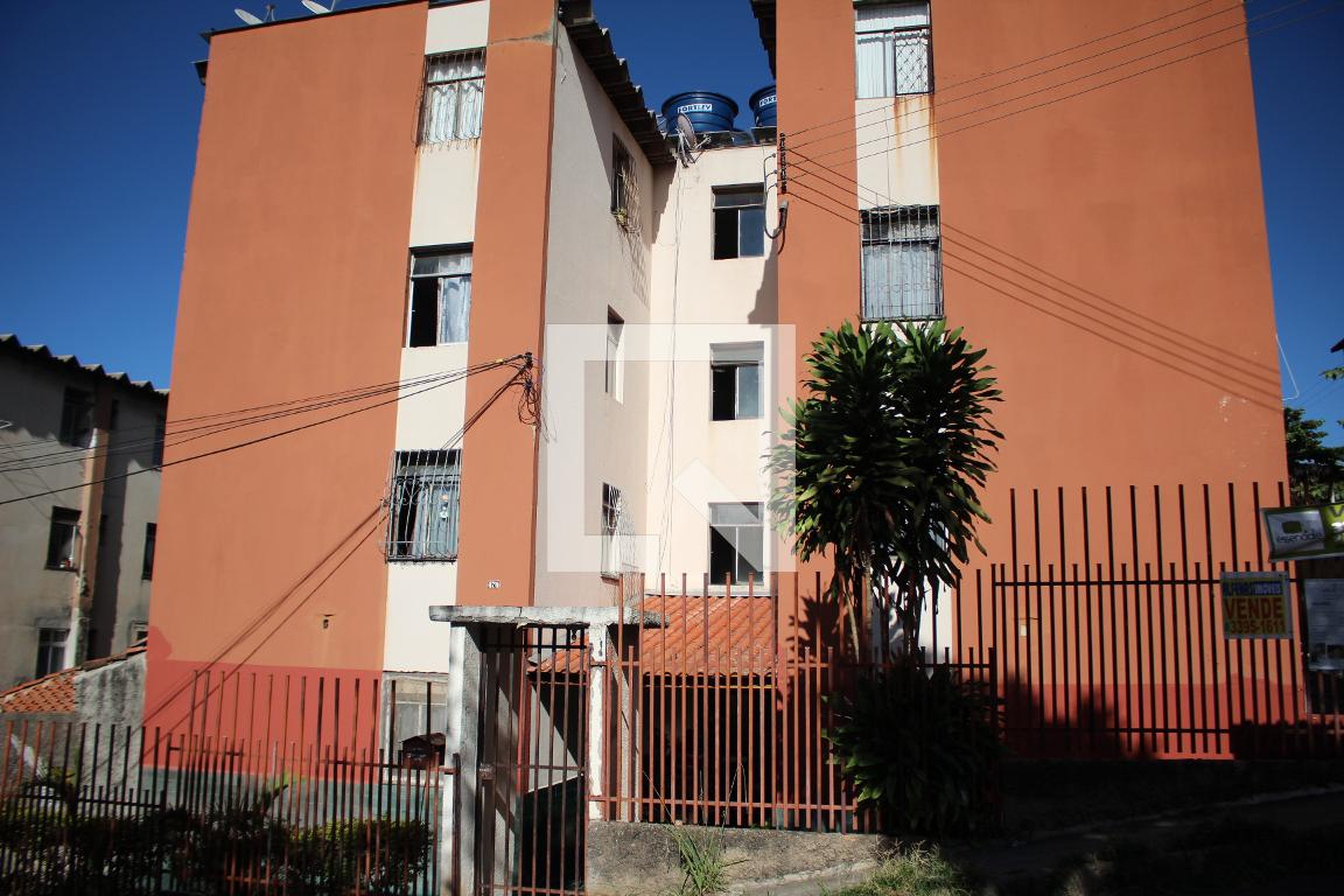 Fachada Condomínio em Rua Um, 470