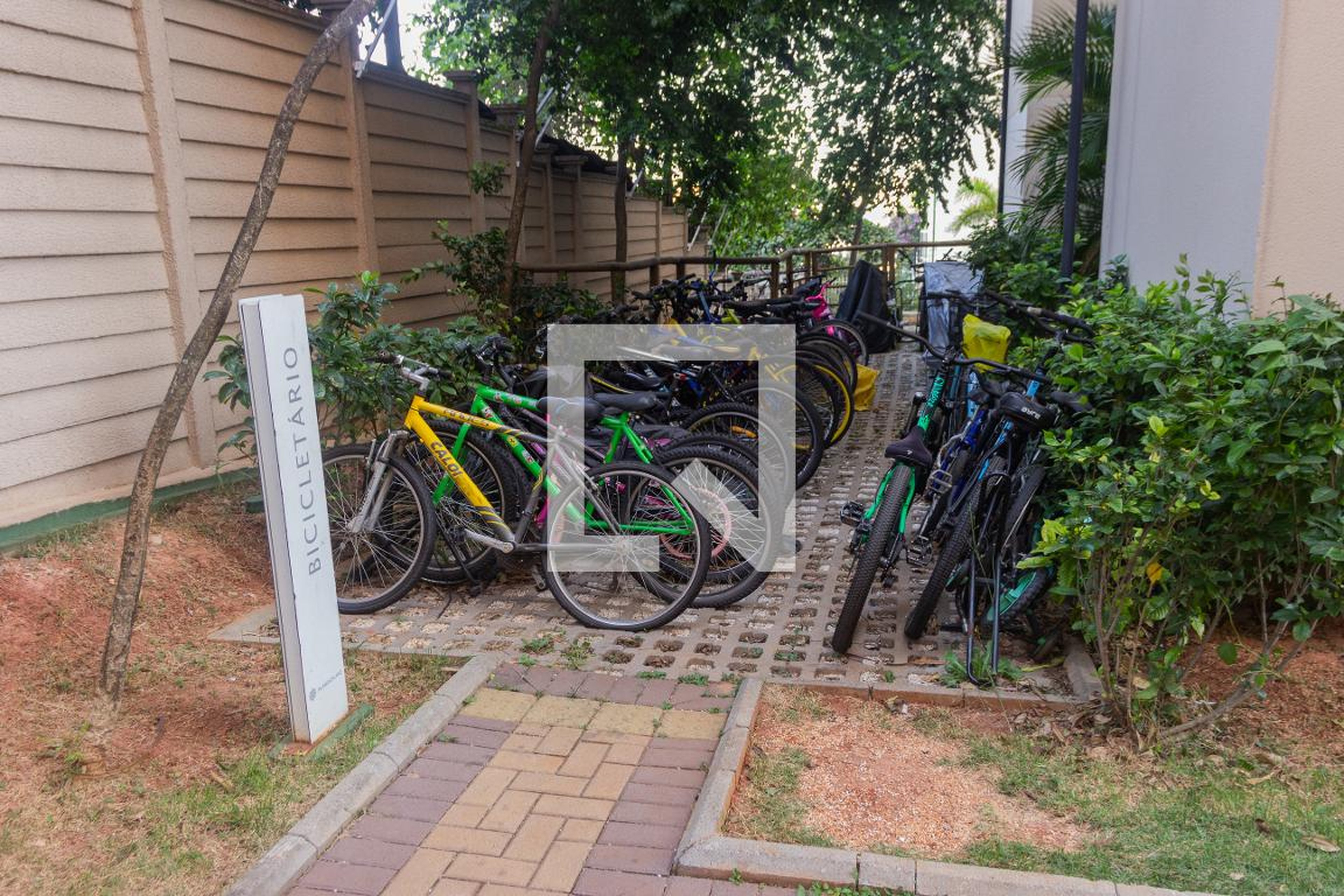 Bicicletário - Plano & Plano Penha - Manuel Leiroz III
