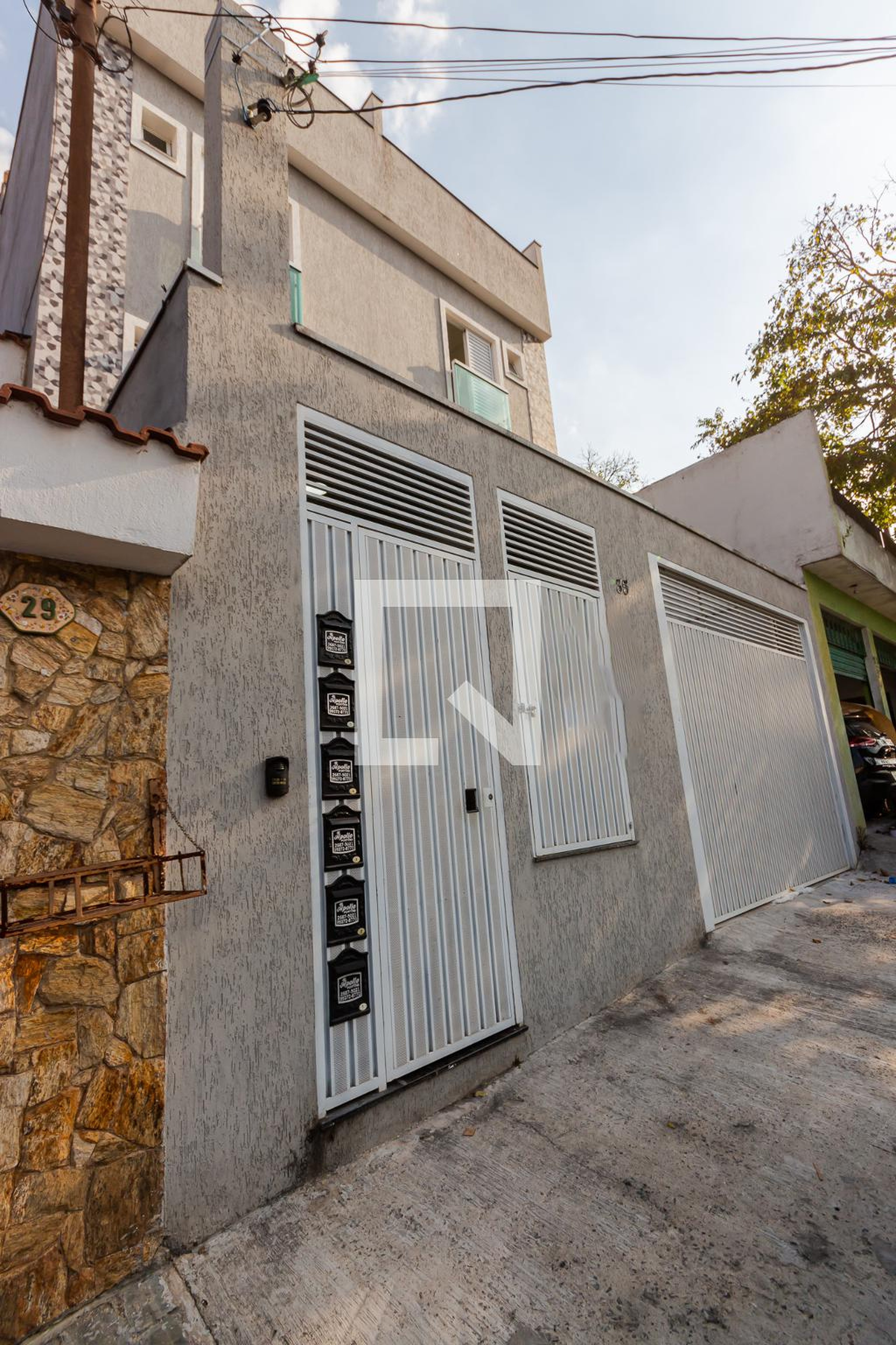 Fachada Condomínio em Rua Campos do Jordão, 35