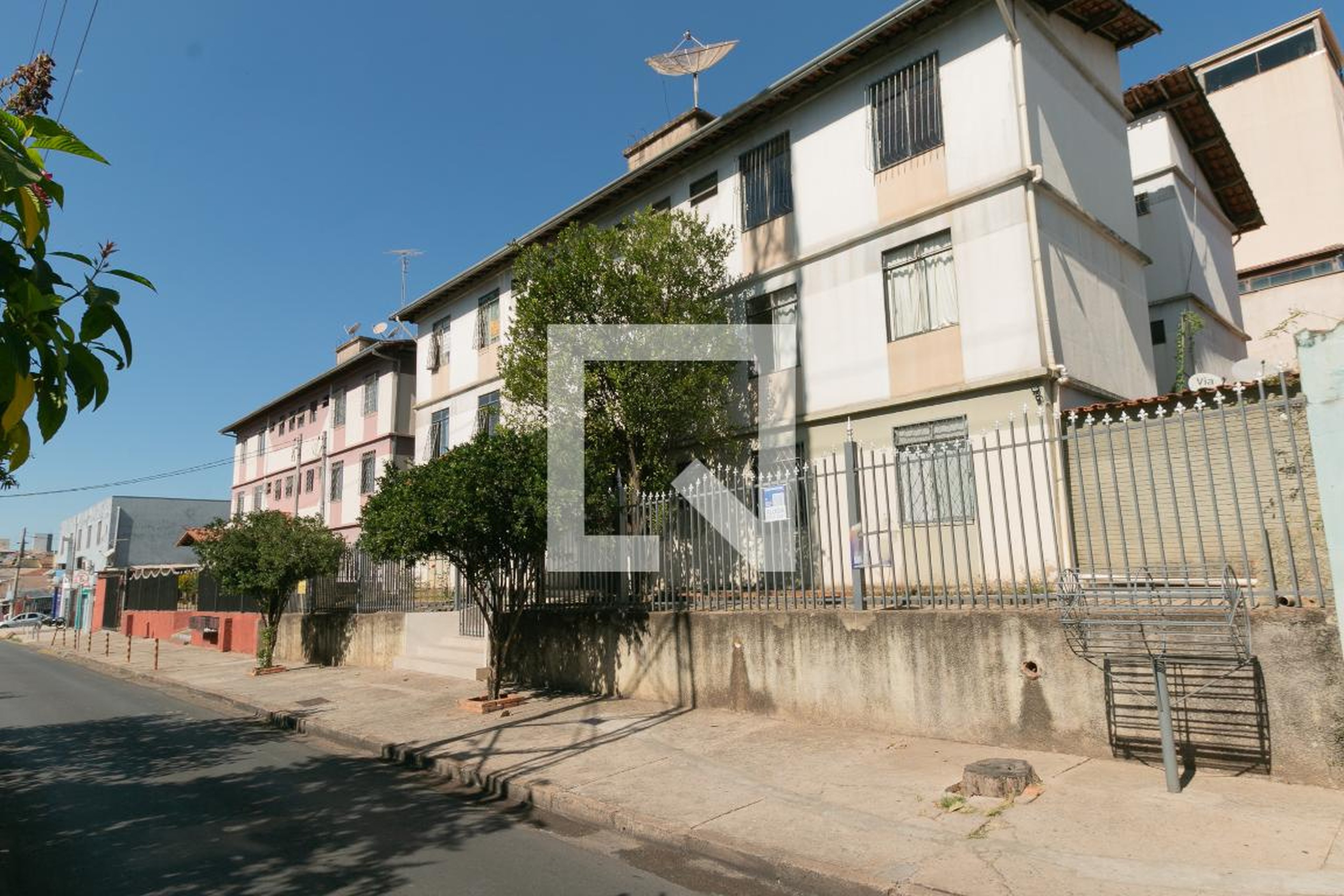 Fachada Condomínio Conjunto Saramenha II