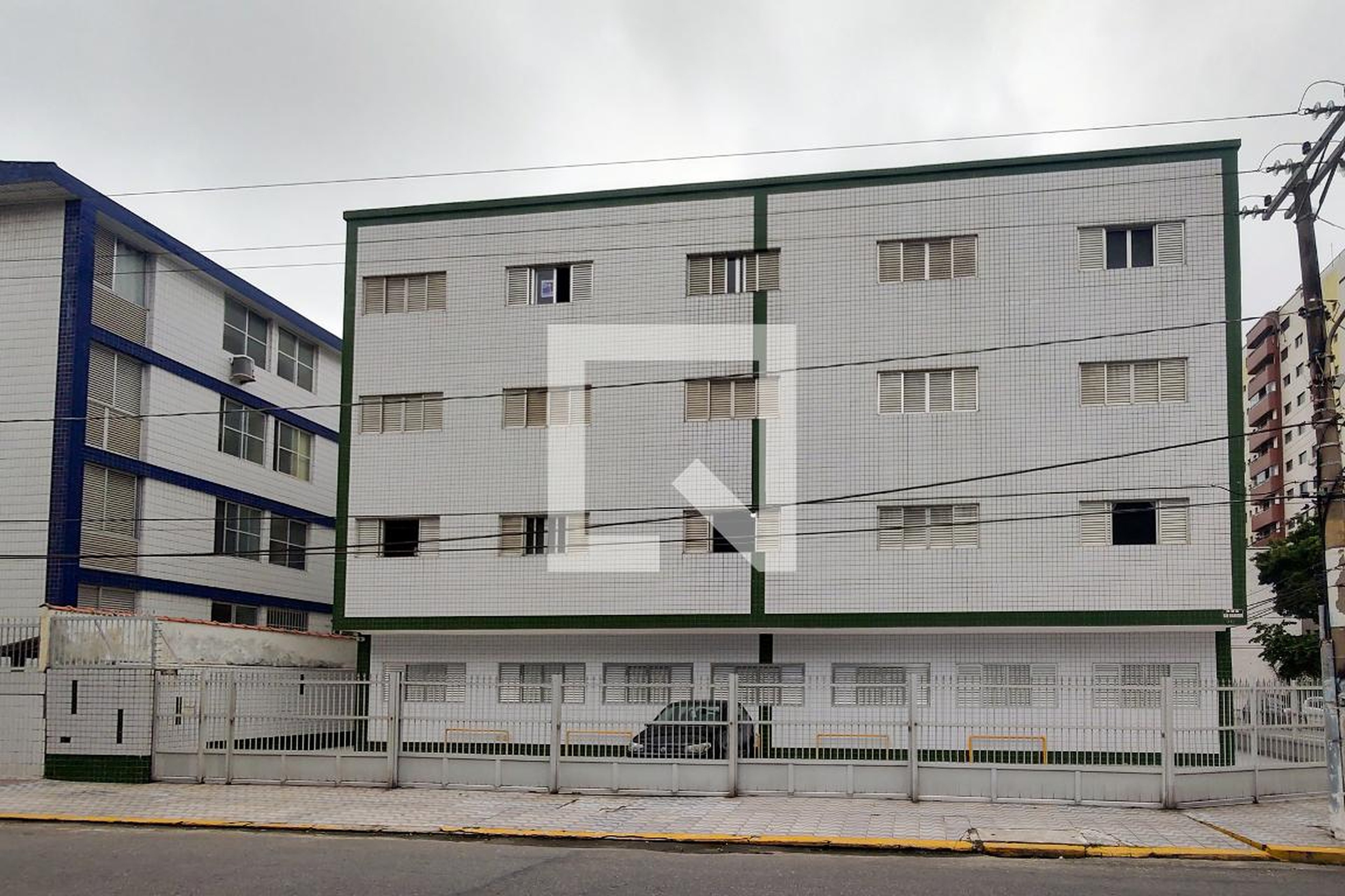 Fachada do Prédio Condomínio em Rua Suriname, 31