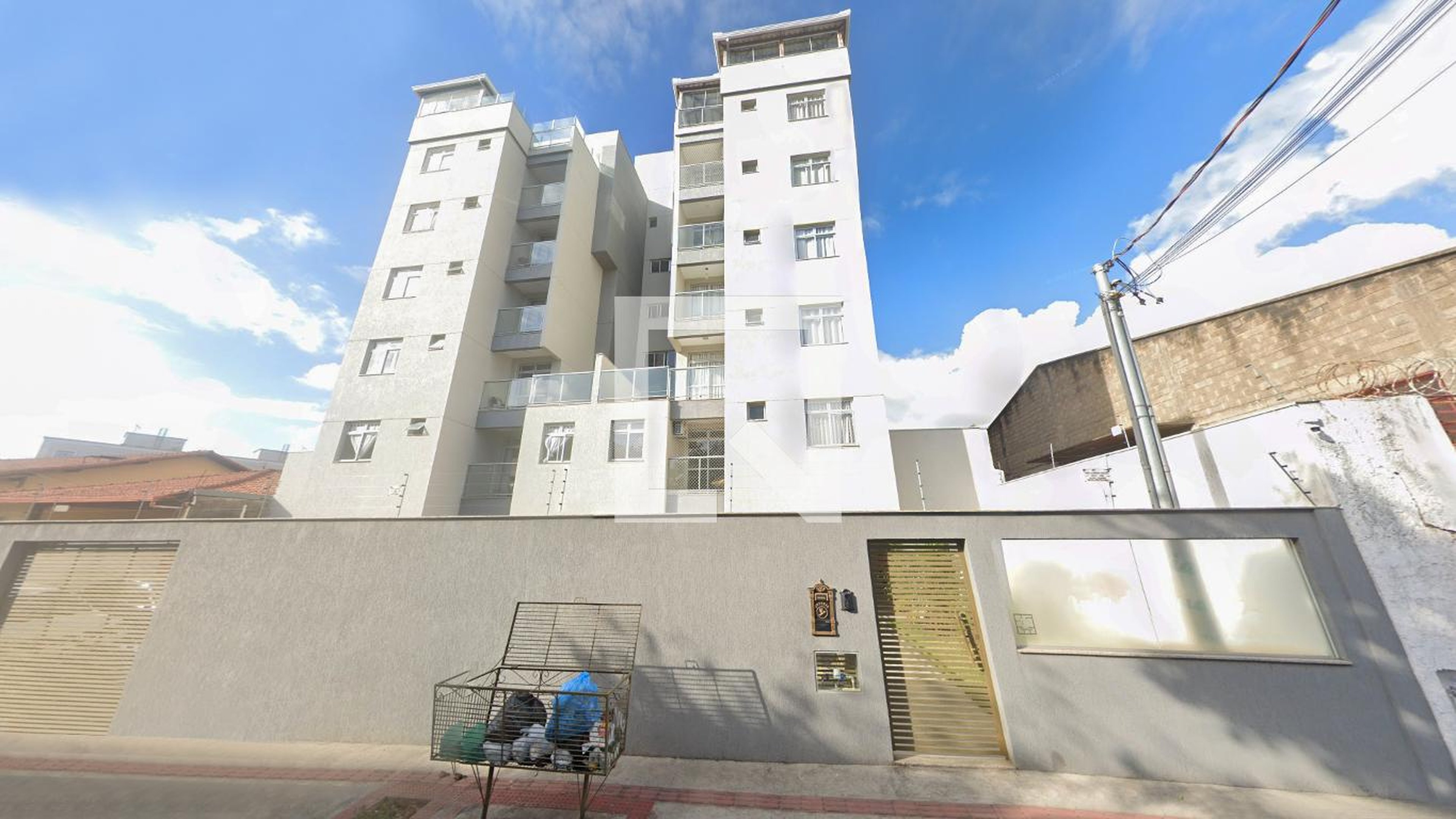 Fachada Condomínio em Rua Anjo da Guarda, 55