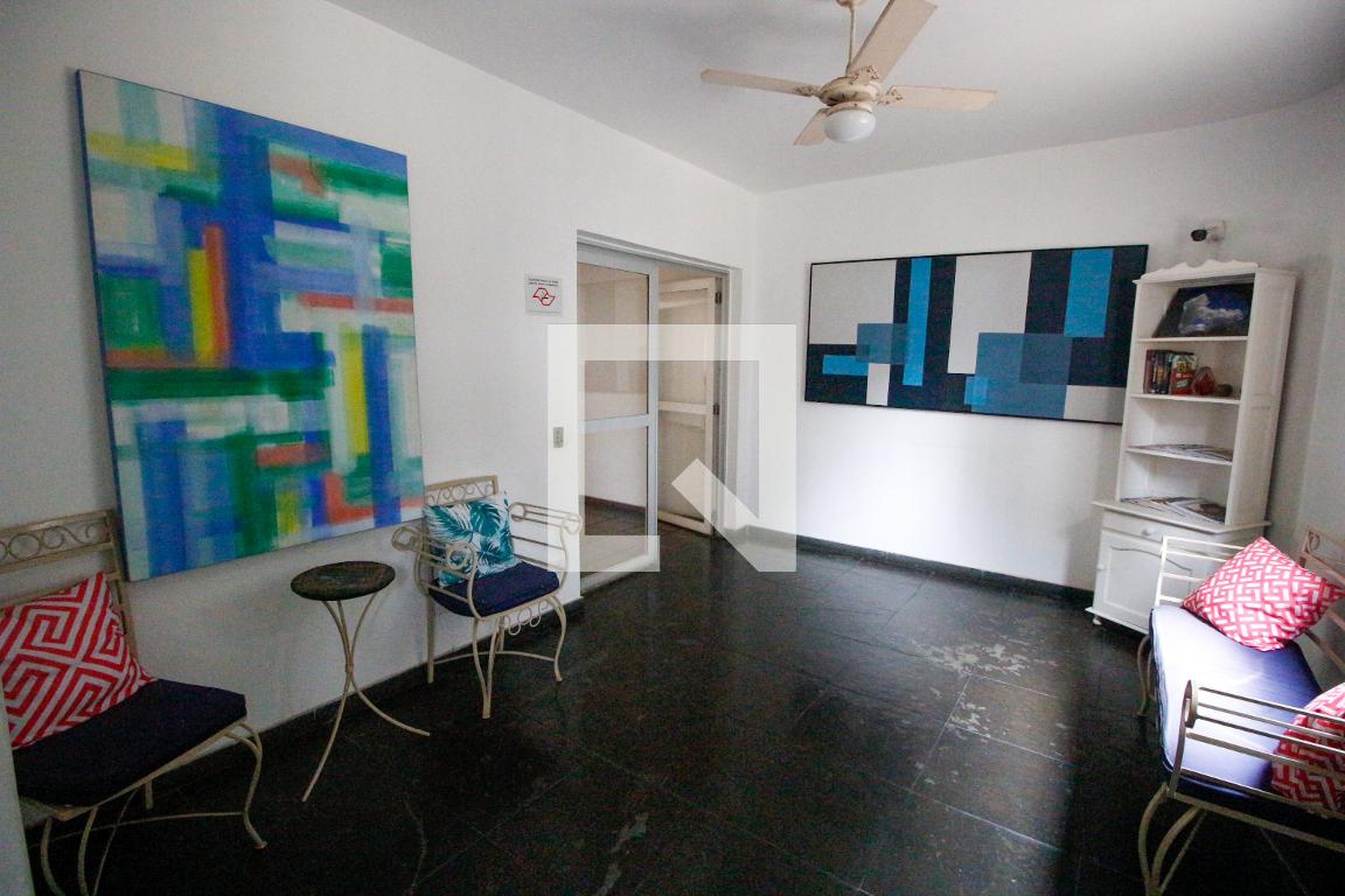 Hall social Condomínio em Rua do Ângulo, 741