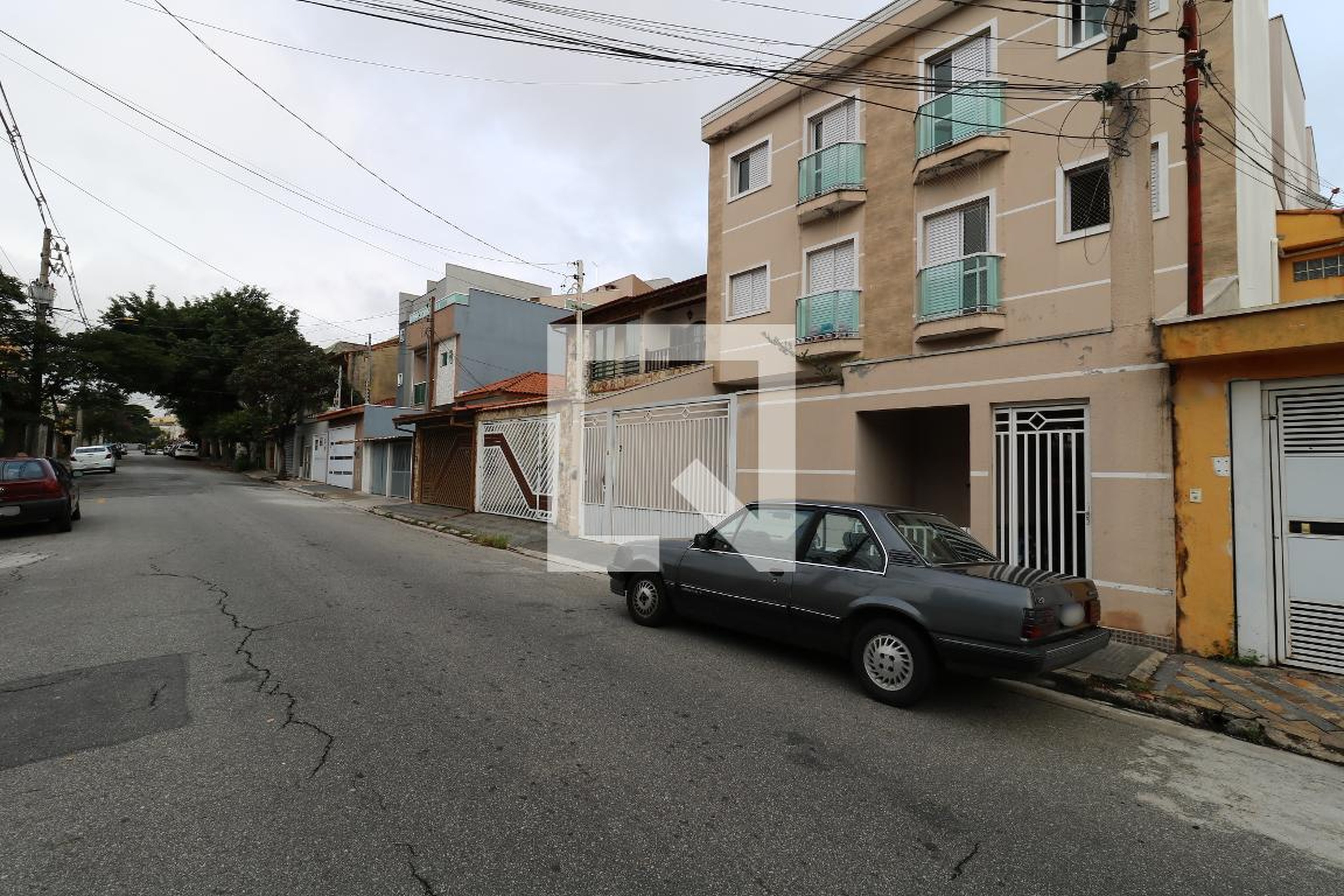Fachada Condomínio em Rua Araci, 160