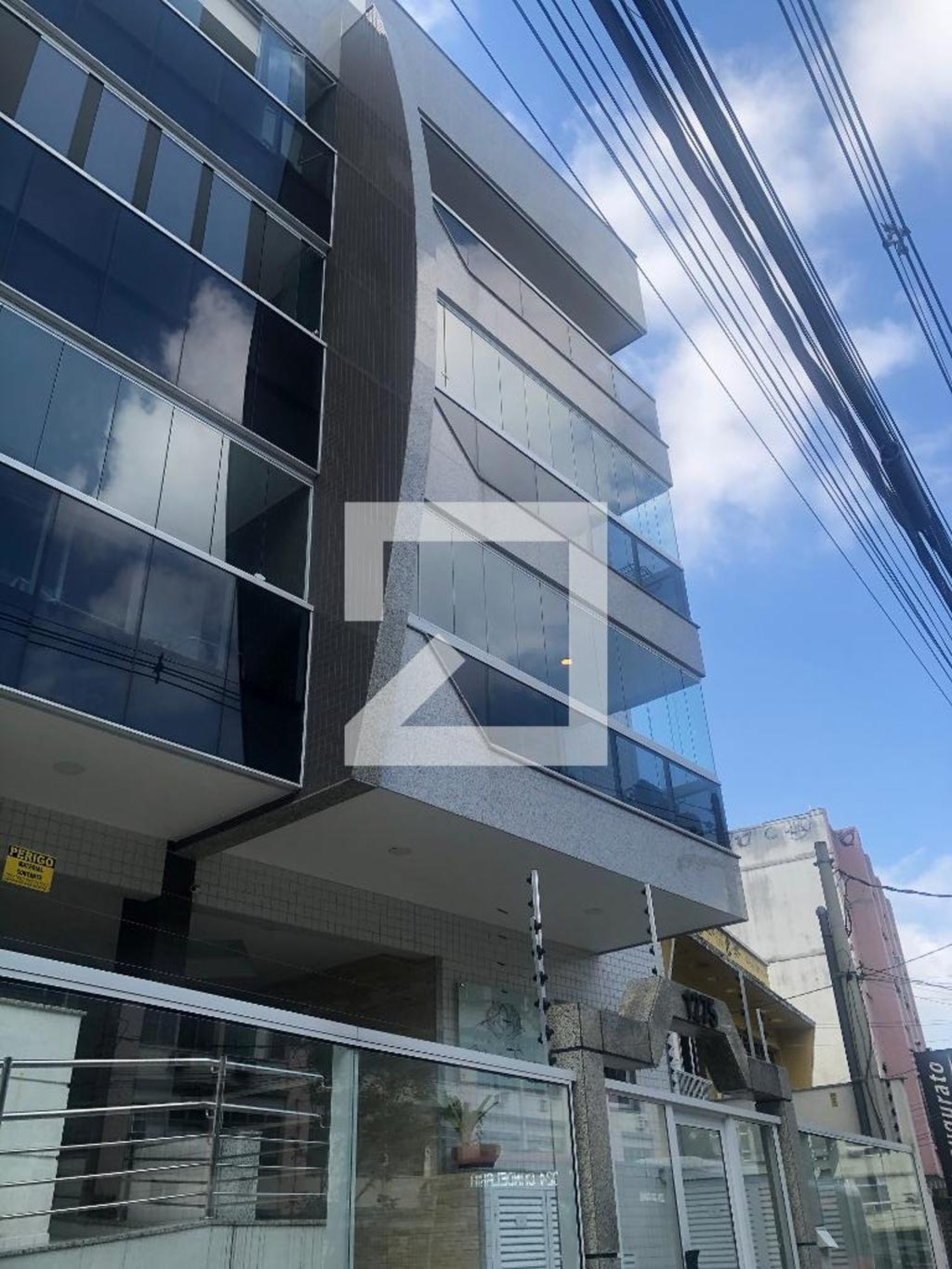 Fachada Condomínio em Rua Cambaúba, 1275