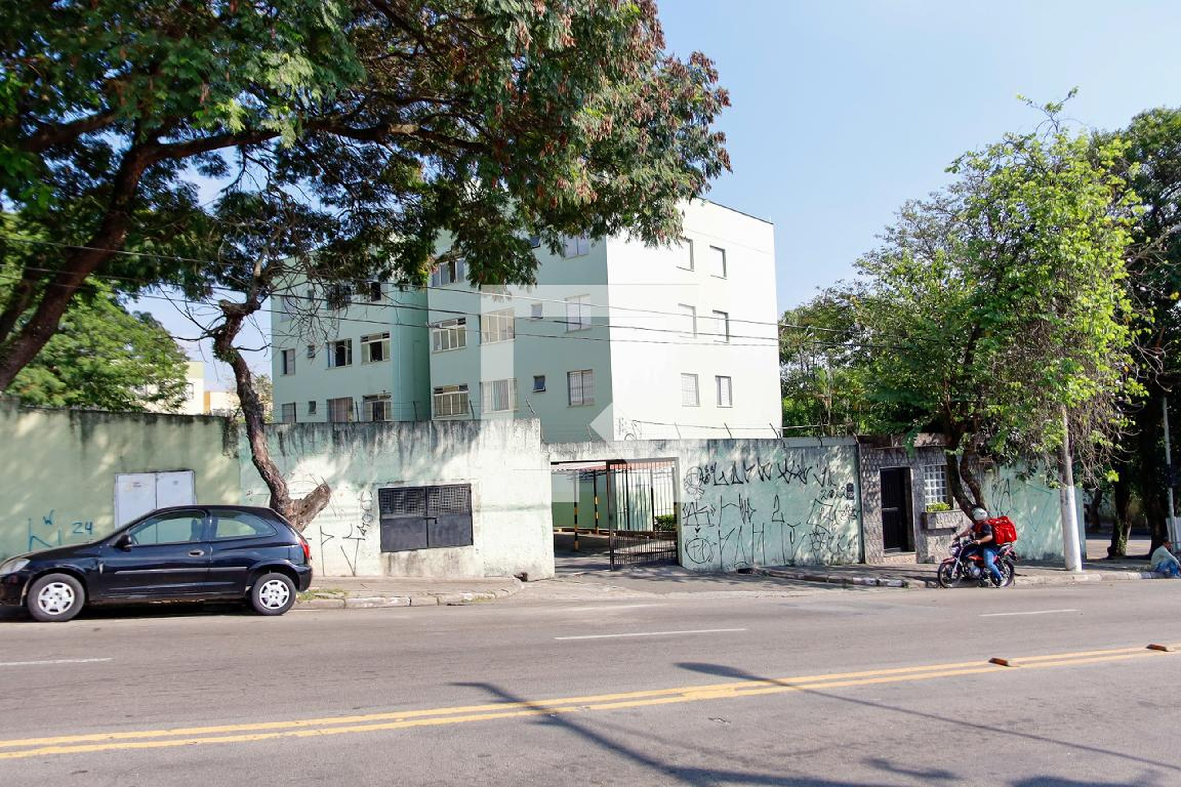 Fachada Condomínio em Rua Palmeira, 248