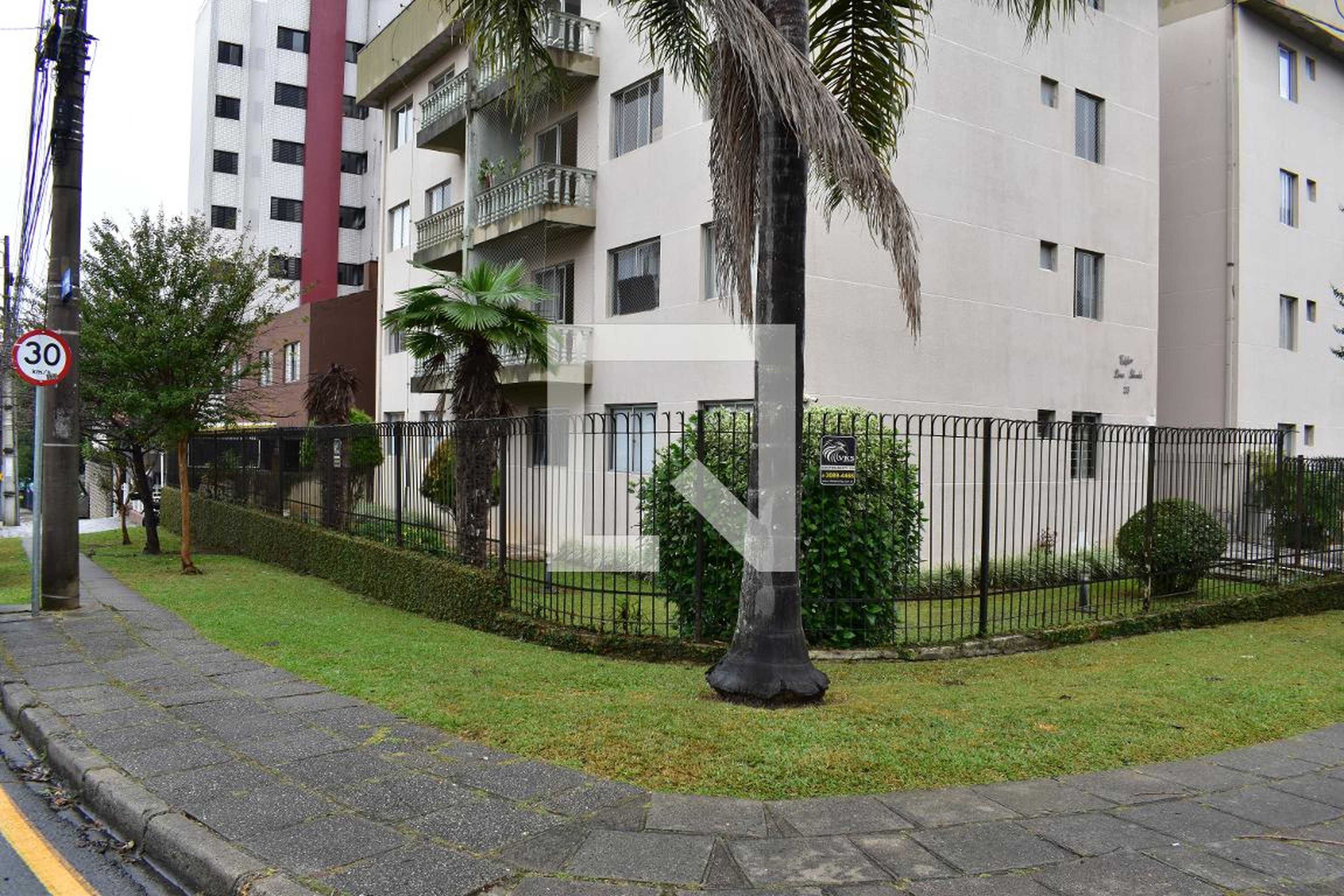 Fachada do condomínio Condomínio Dona Yolanda