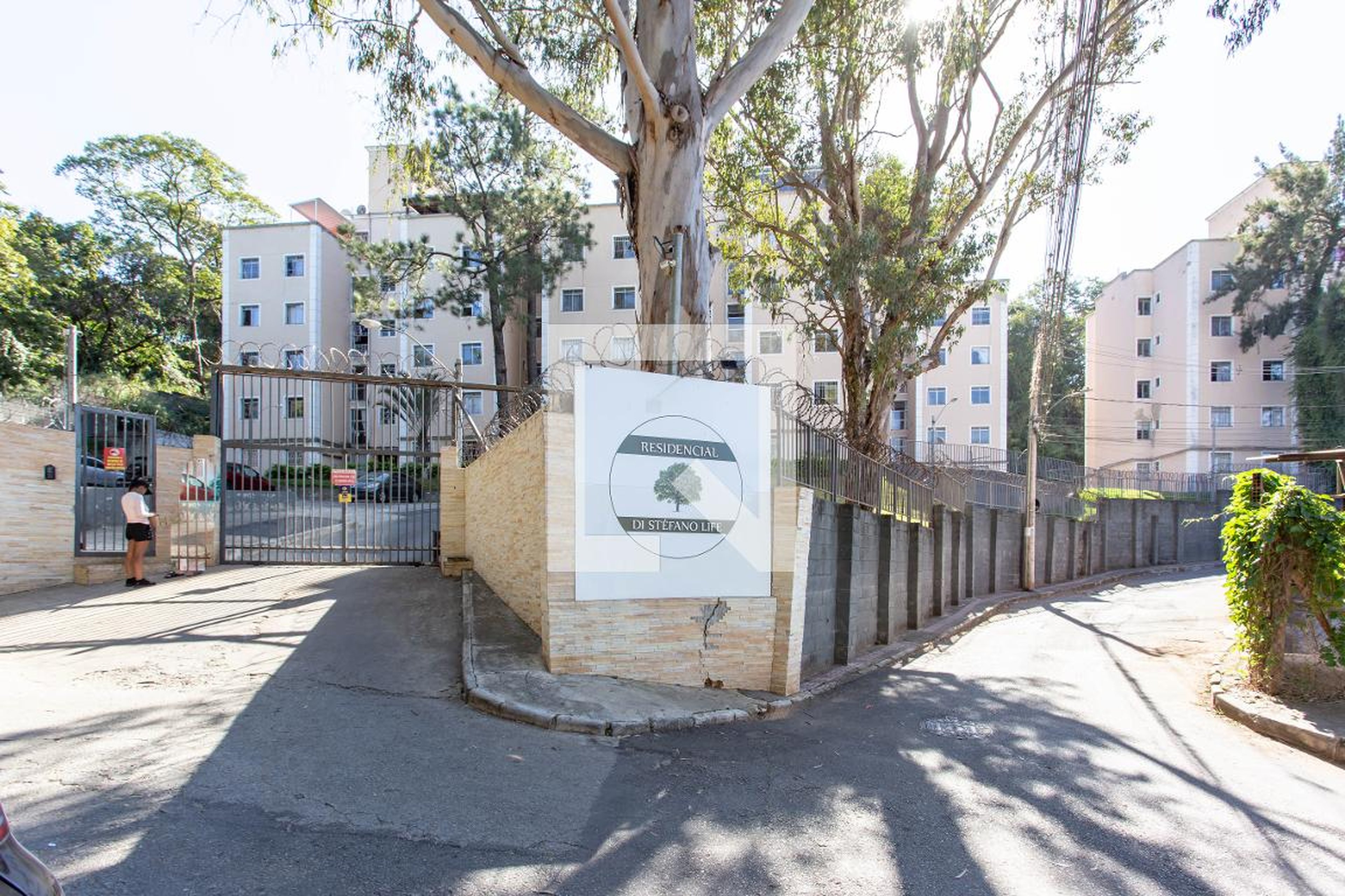 Fachada Condomínio em Rua Isabel Raso, 136