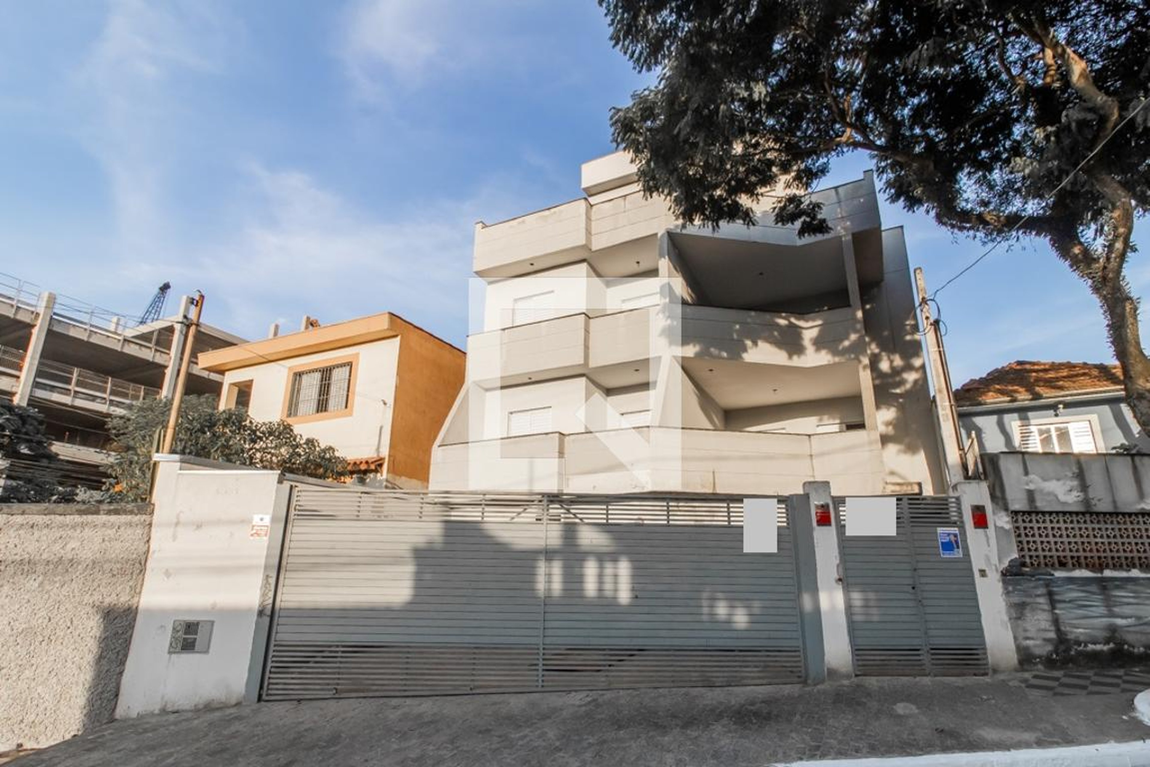 Fachada Condomínio em Rua Pedro de Castro Velho, 131