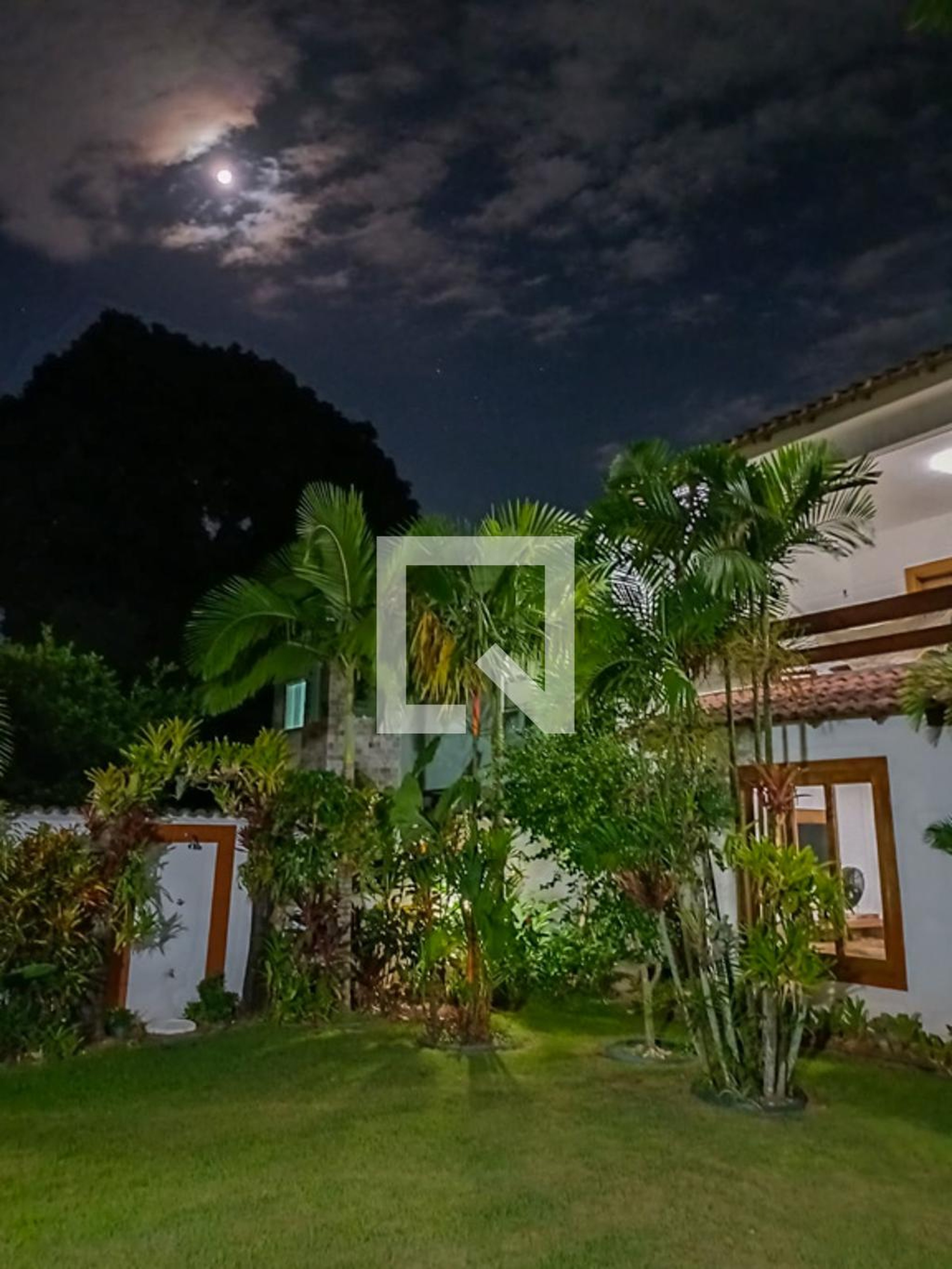 Fachada Condomínio em Estrada do Pacuí, 645