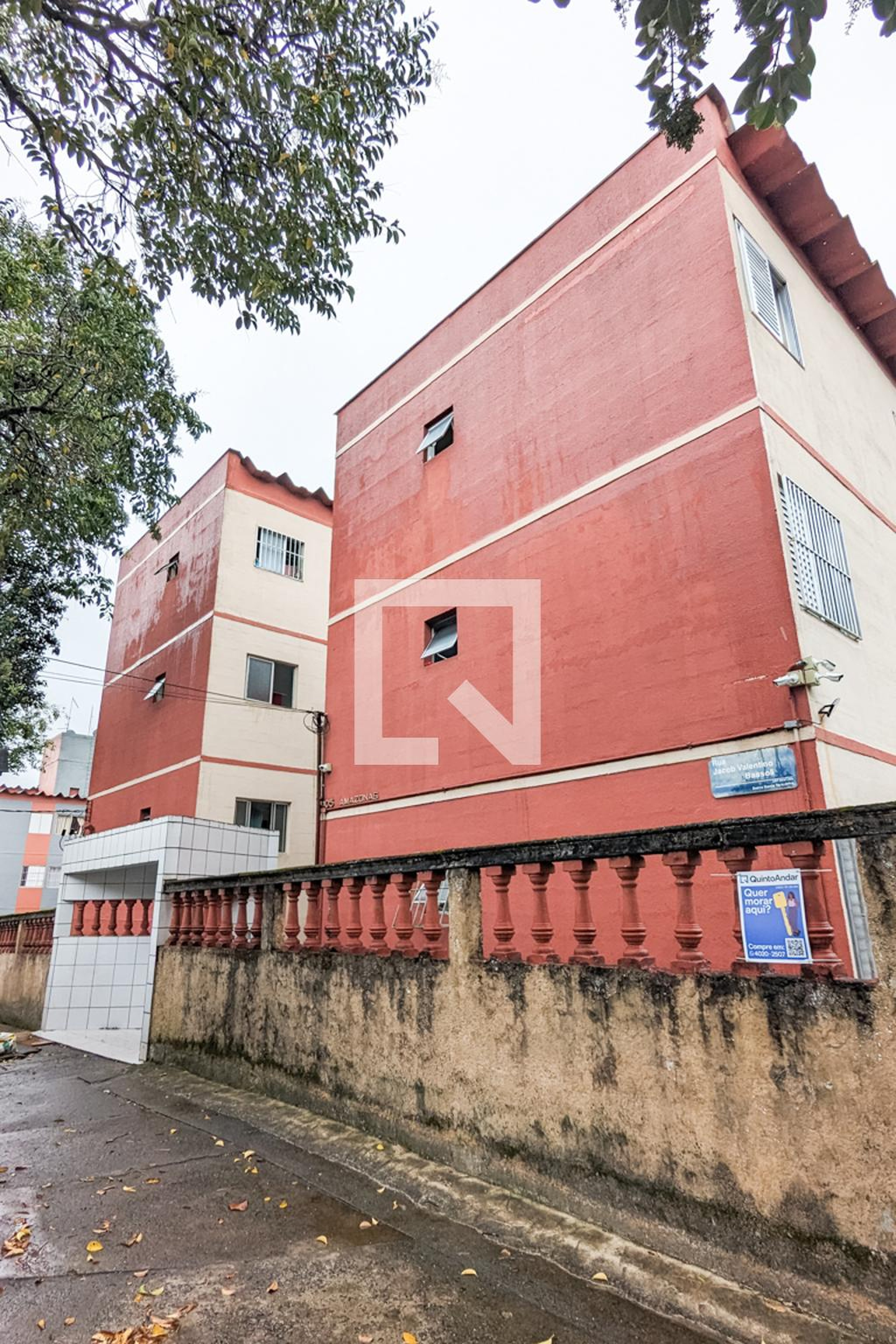 Fachada Condomínio em Rua Jacobe Valentino Bassoli, 105