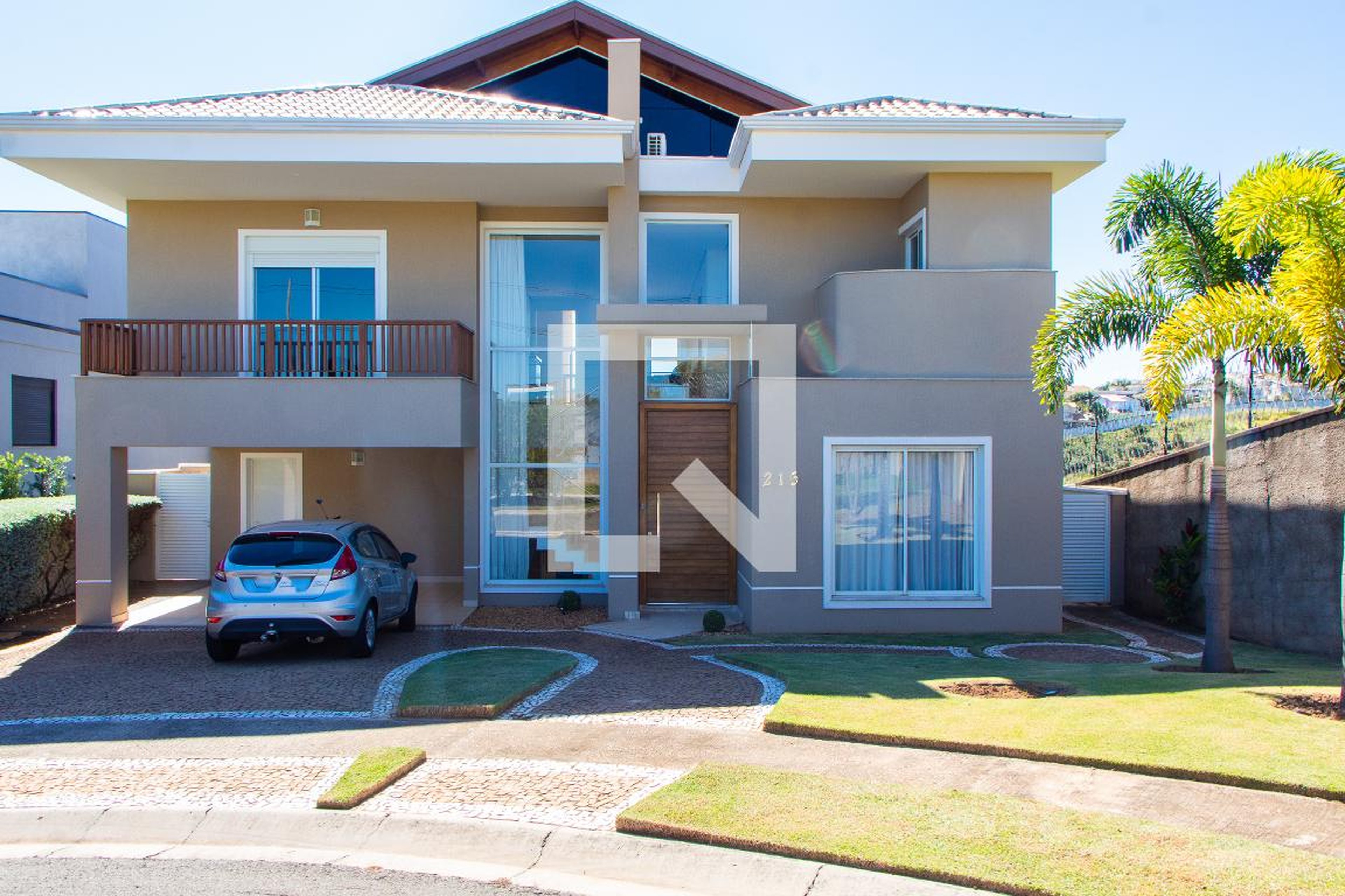 FACHADA Condomínio em Rua Dairton Tessari, 215