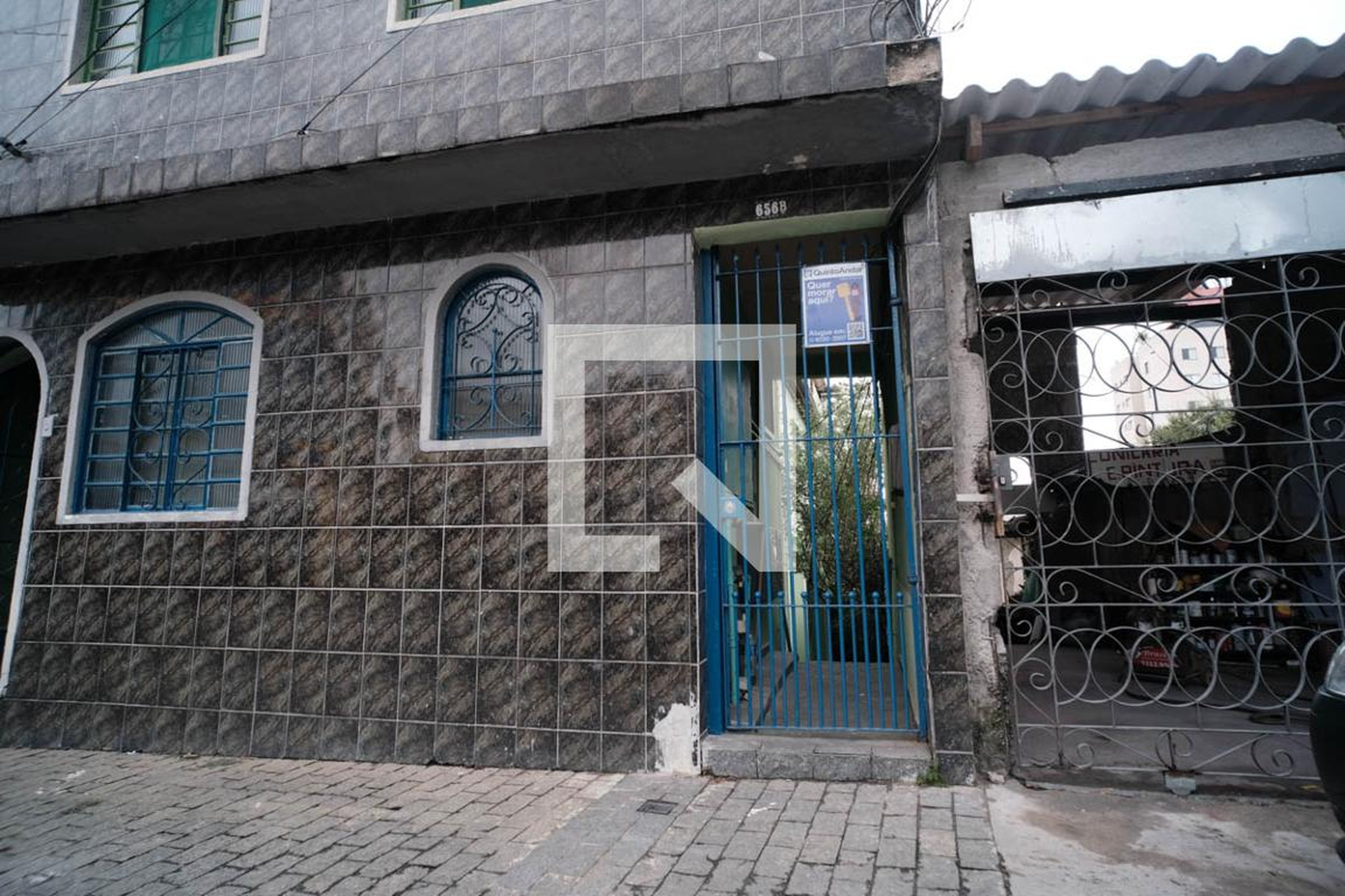 Fachada Condomínio em Rua Jandaia do Sul, 656