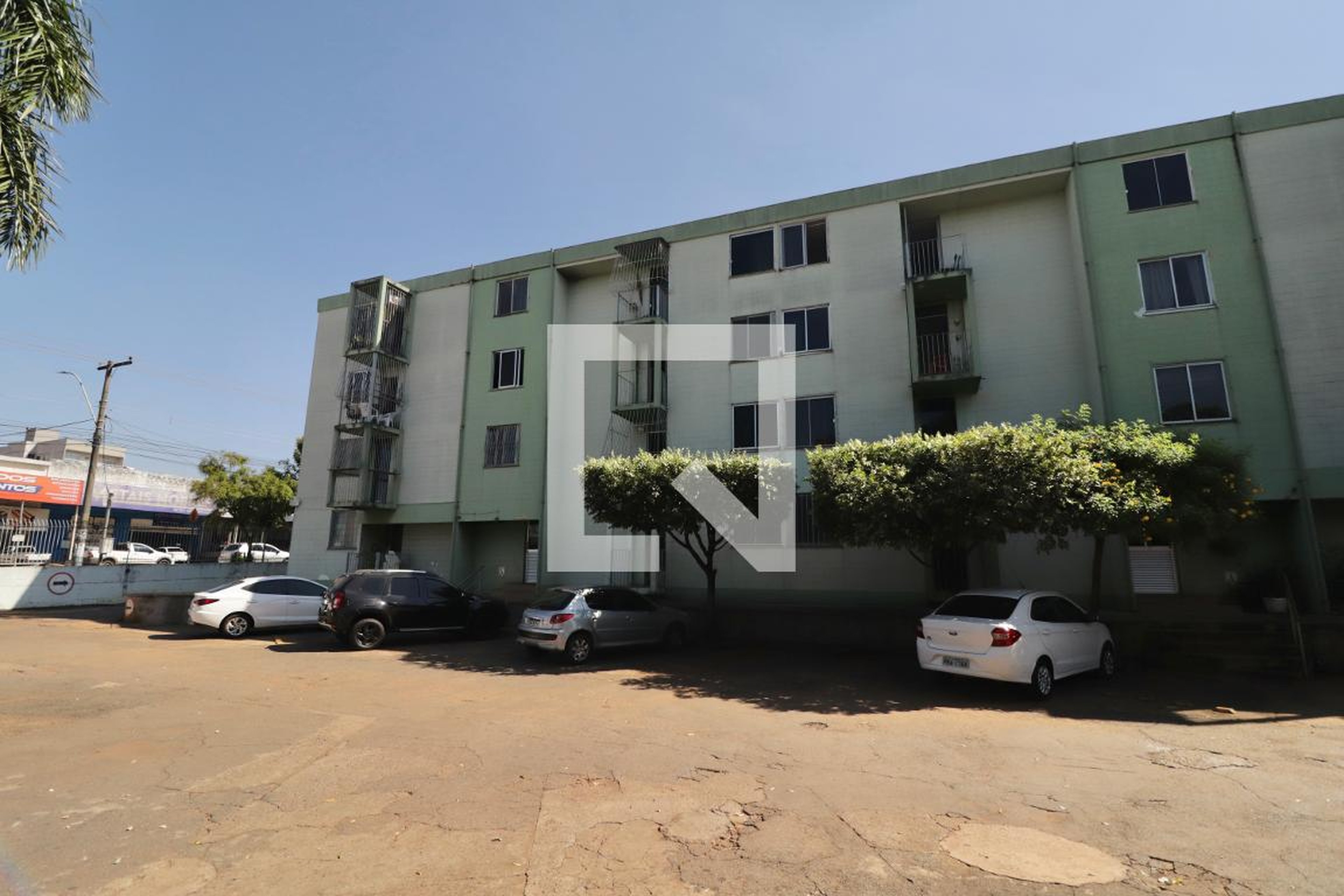 Fachada do Prédio Condomínio em Rua 303, 311