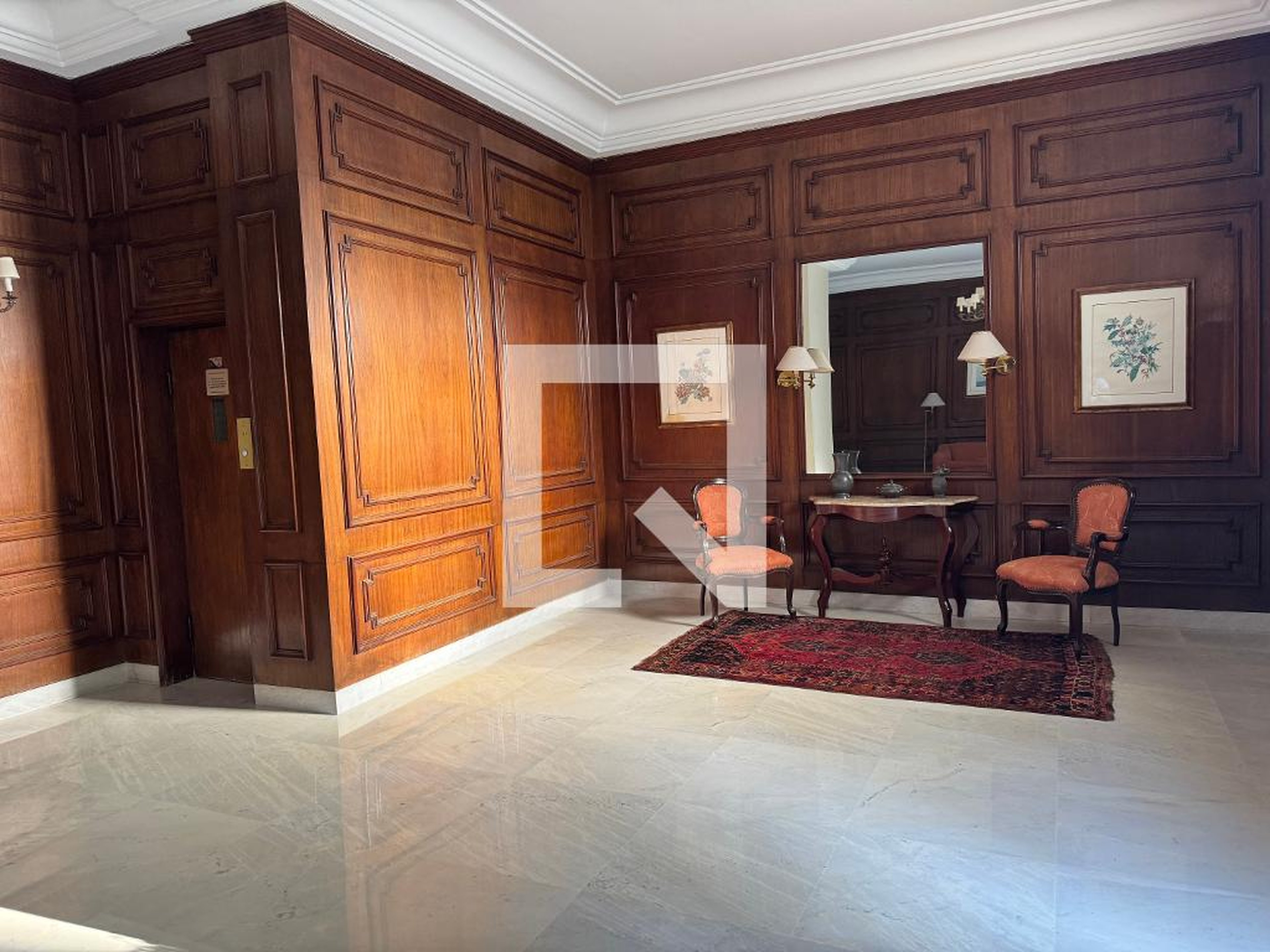 Hall - Lucila