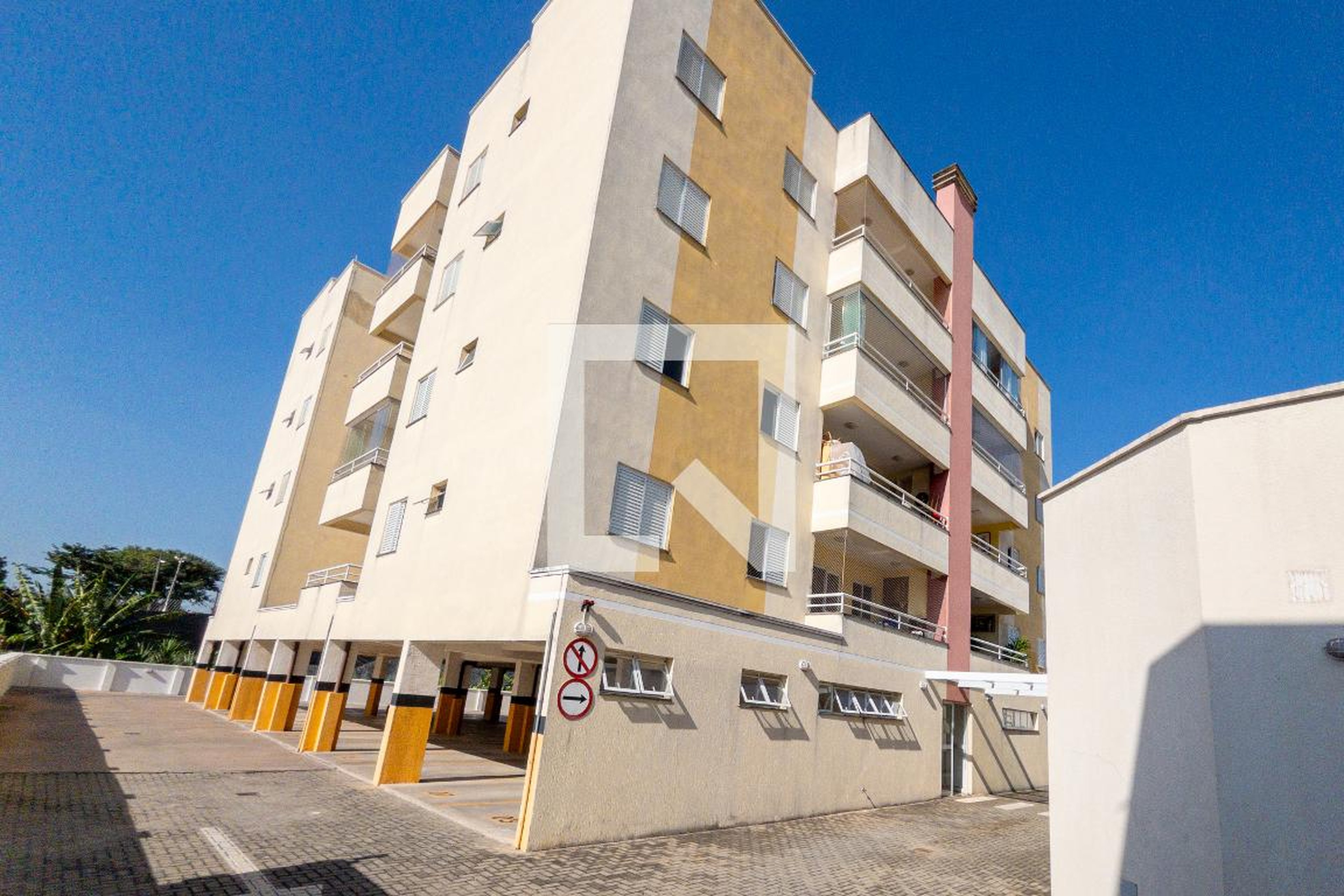 Fachada do Prédio Edificio Royal Plaza