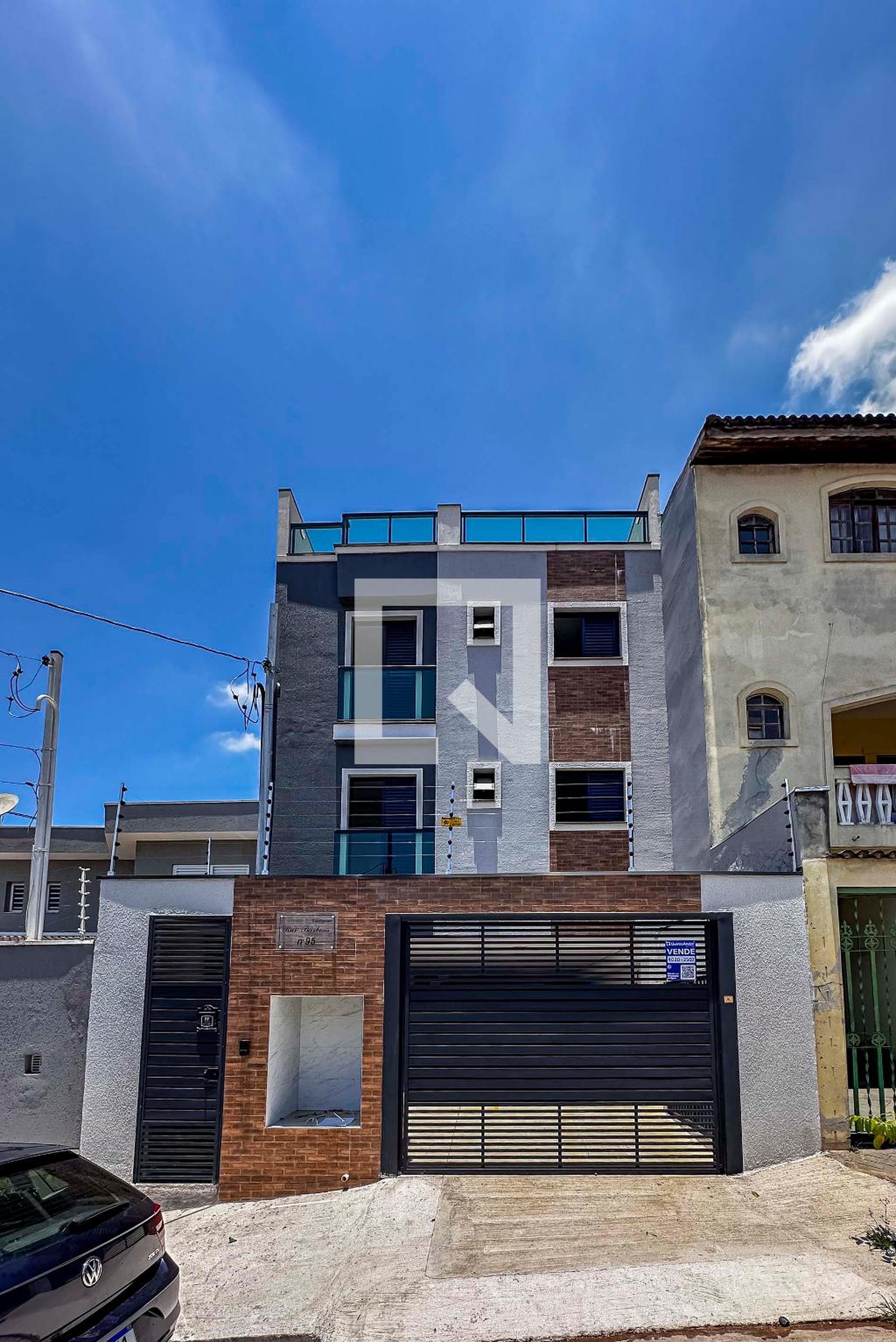 Fachada Condomínio em Rua Agudos, 95