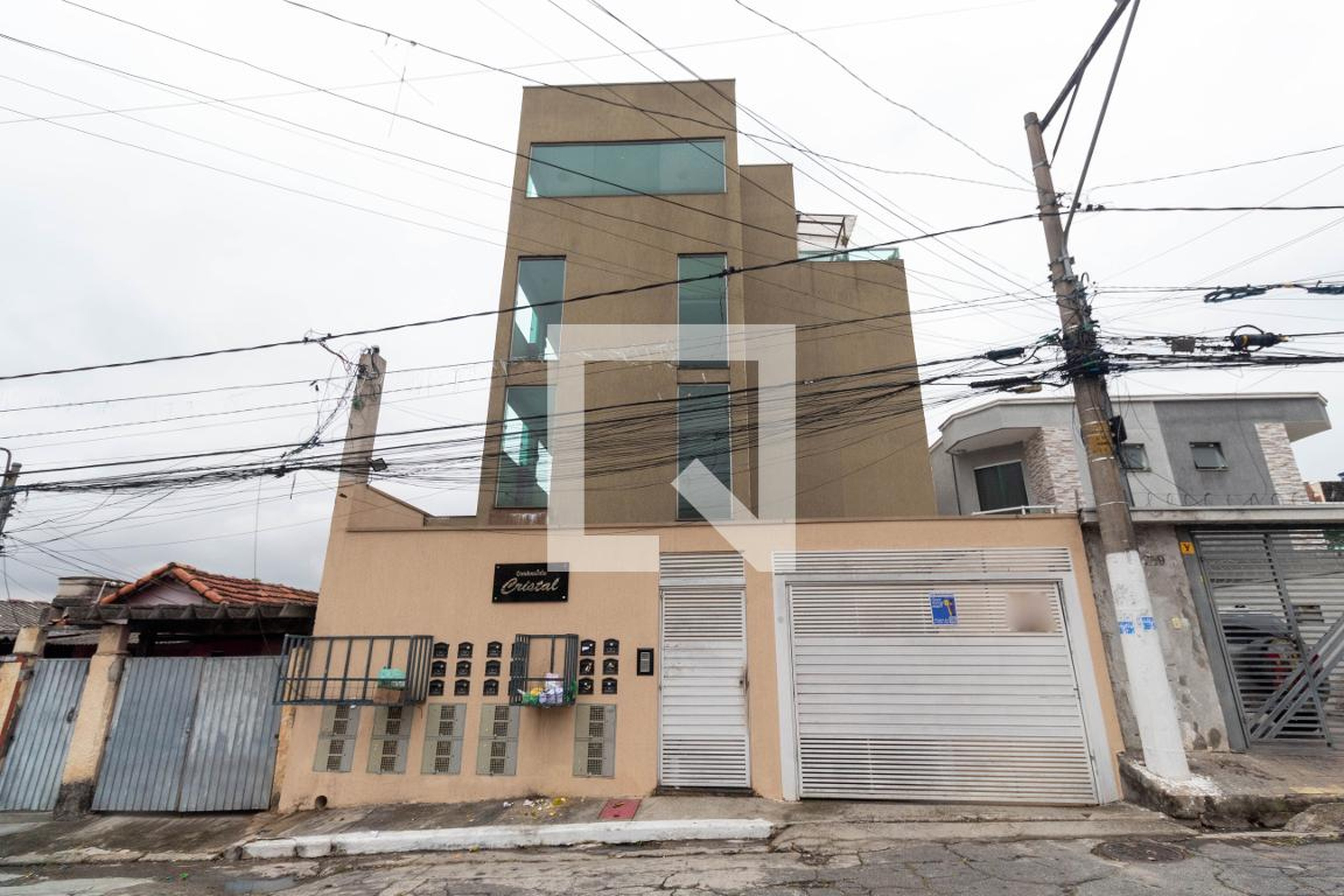 Fachada do Prédio Condomínio em Rua Desembargador Carneiro Ribeiro, 253