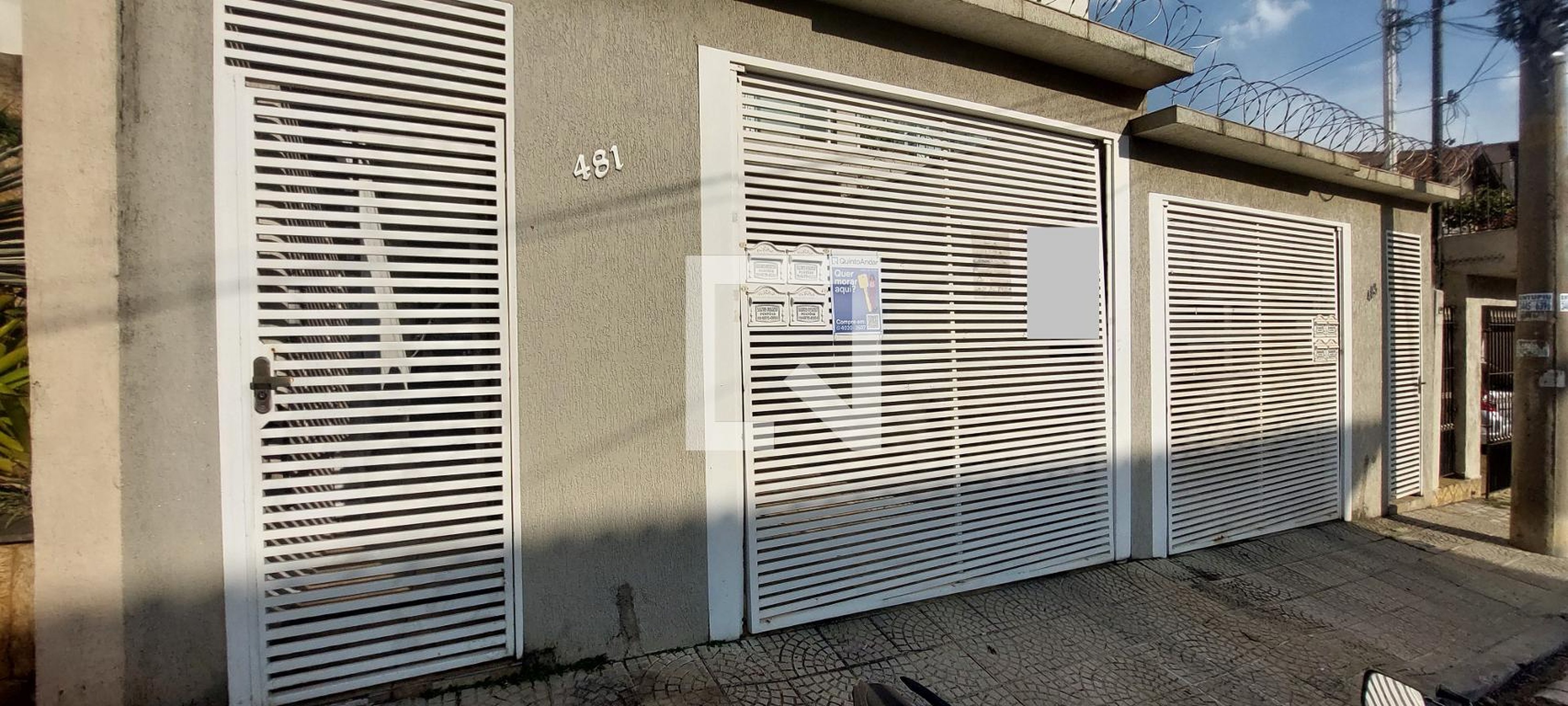 Fachada Condomínio em Rua Lourenço de Almada, 481