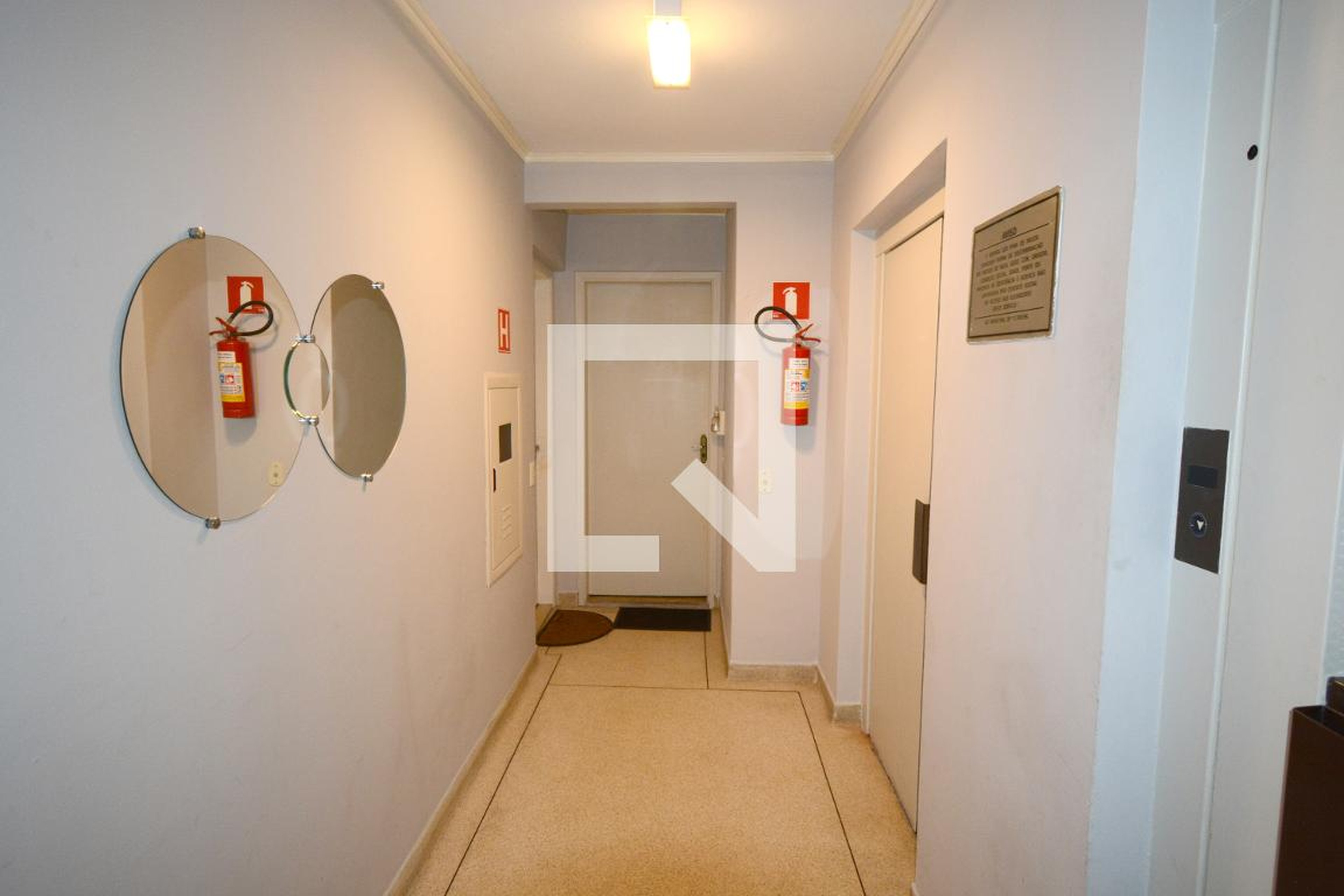 Hall de entrada - de Sabará