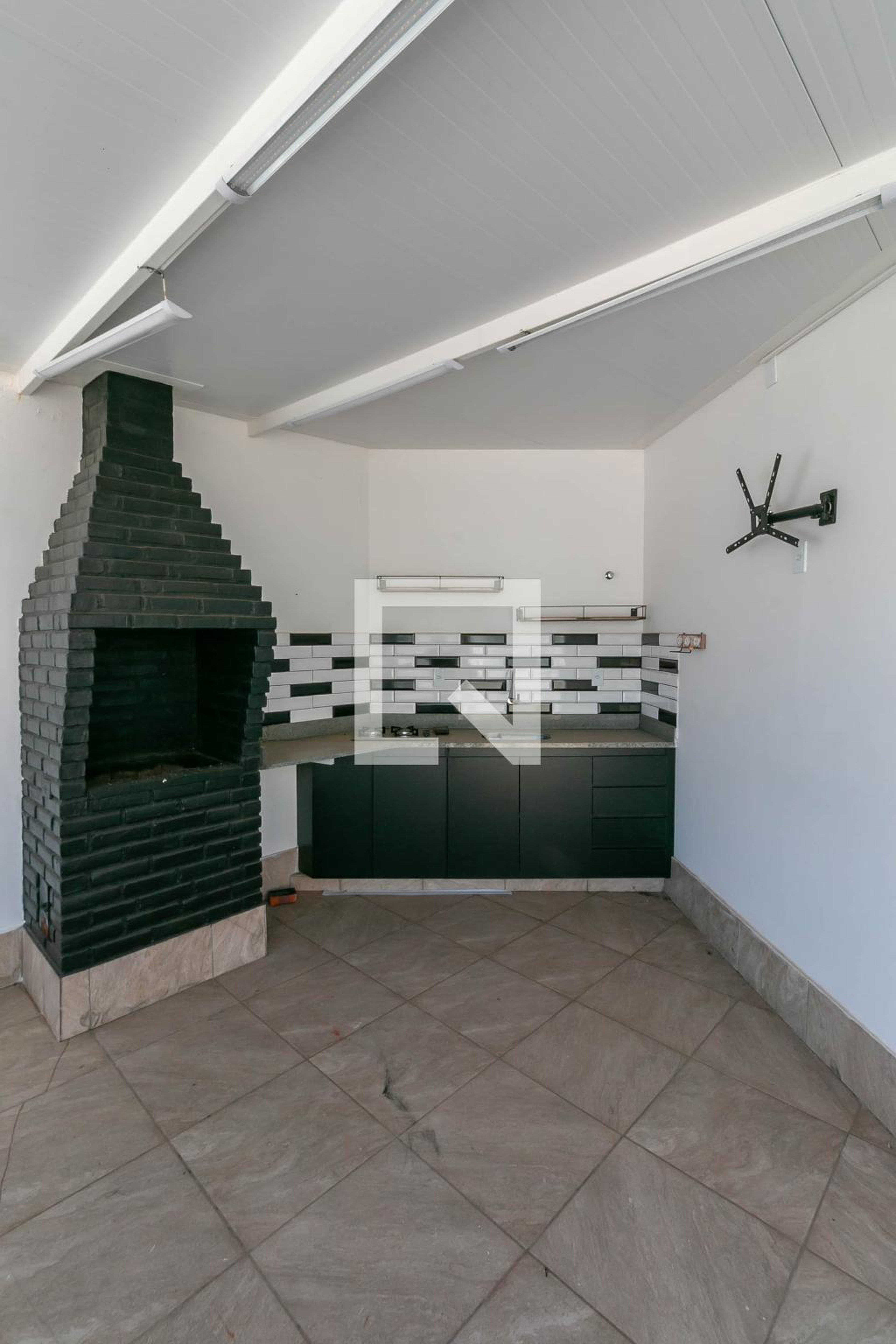 Churrasqueira Condomínio em Rua Ulisses Marcondes Escobar, 196