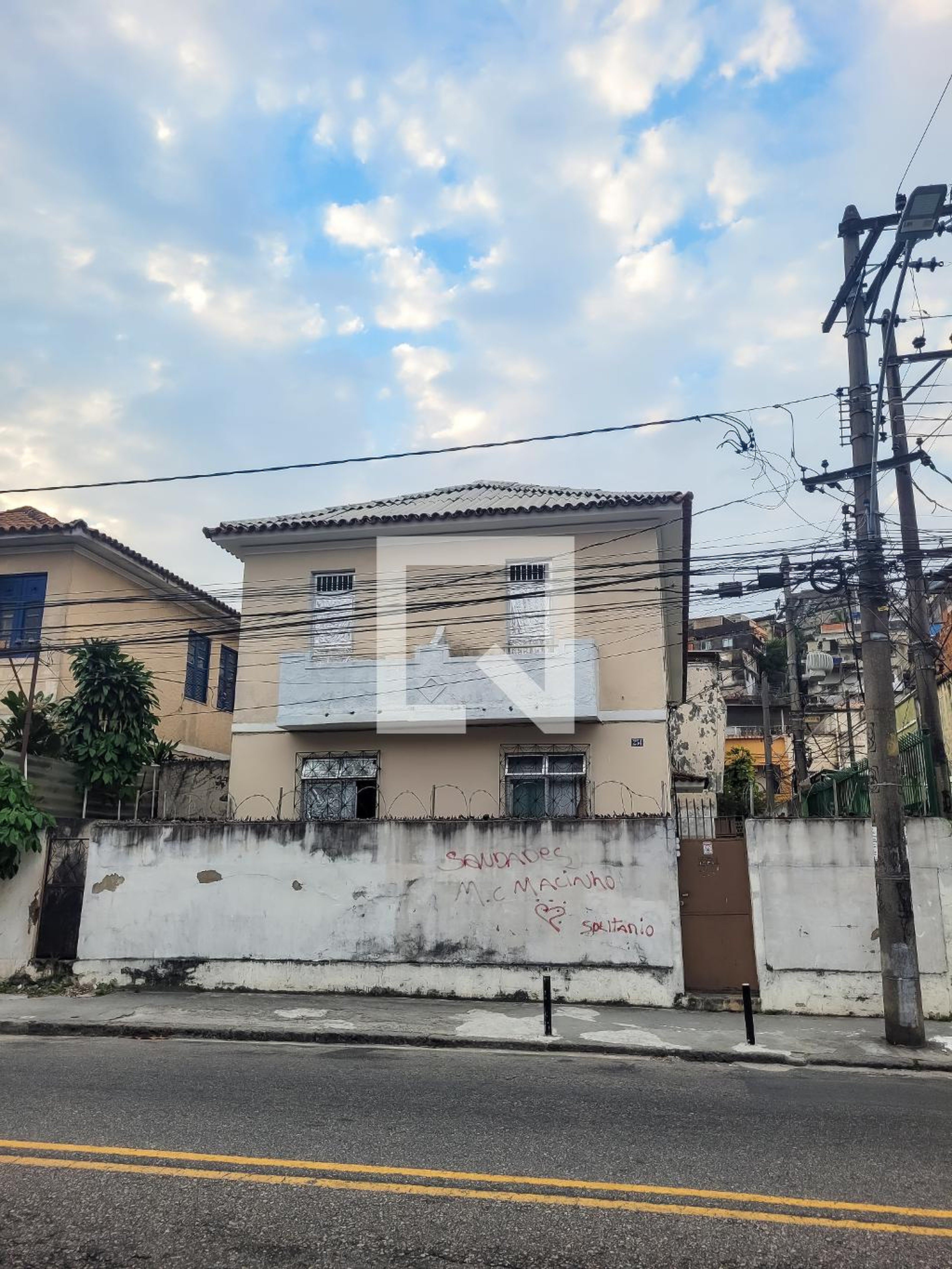 Fachada Condomínio em Rua Clarimundo de Melo, 254