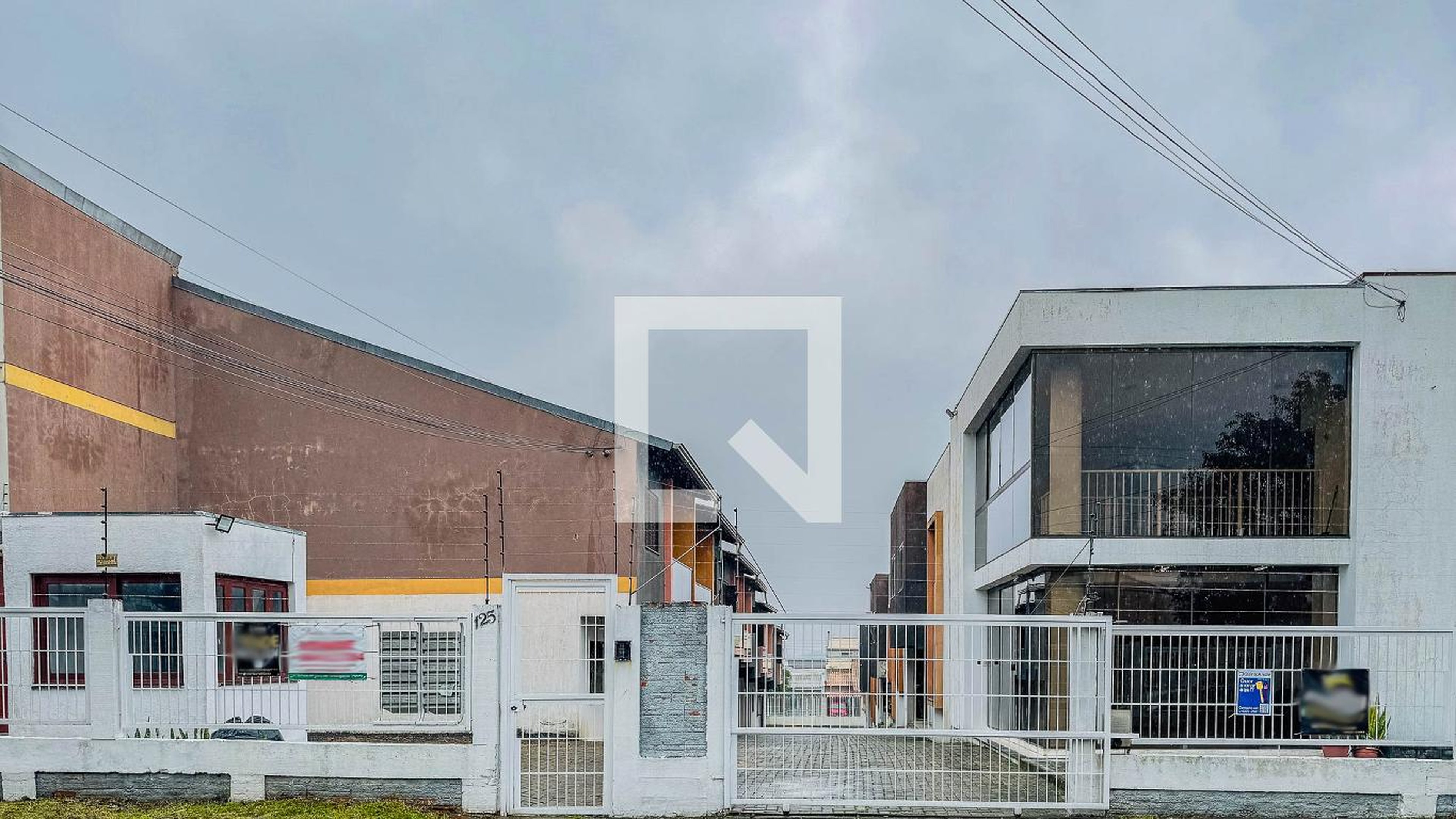 Fachada Condomínio em Rua Vereador Terezio Meirelles, 125