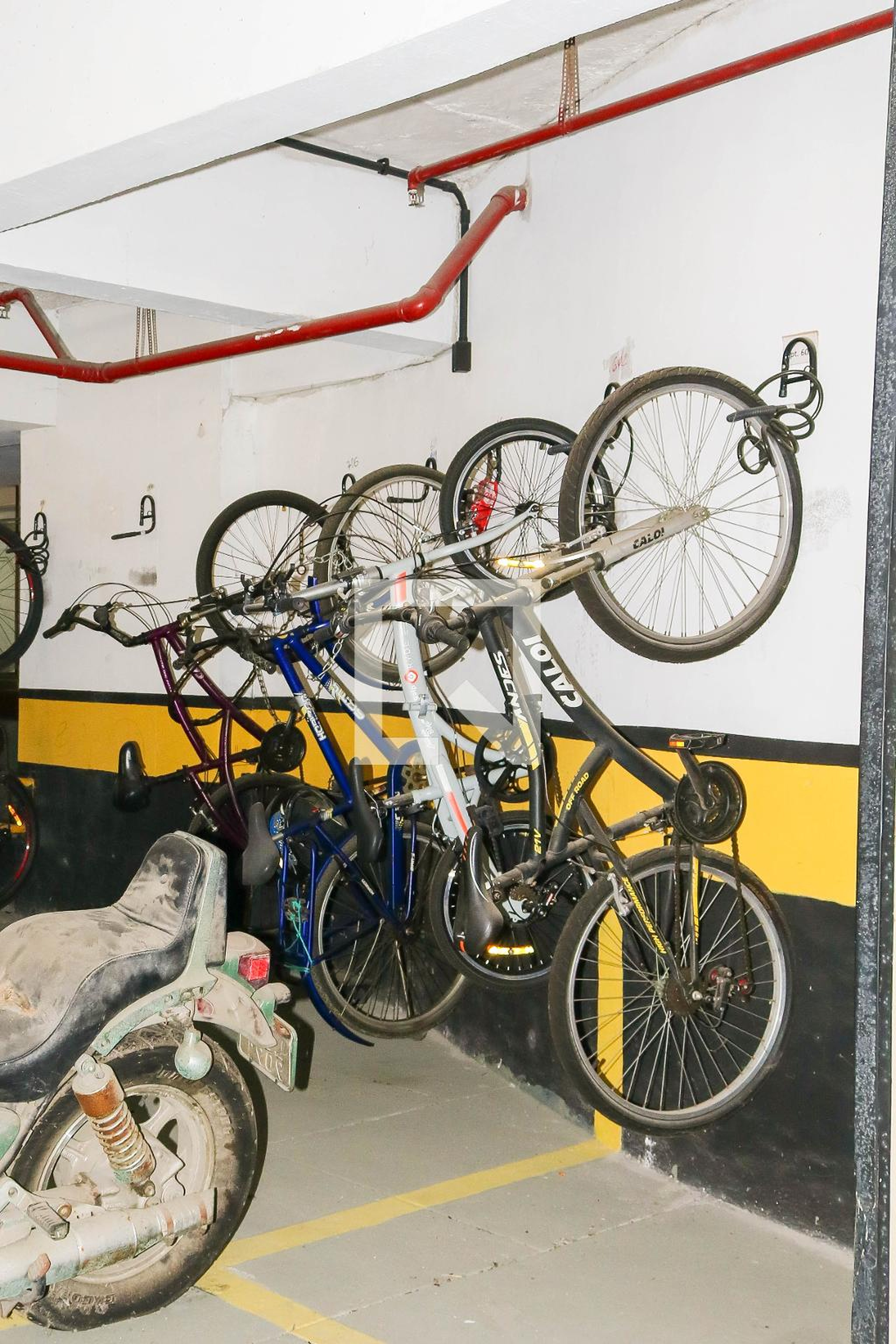 Bicicletário - Edifício Bandeirante Capitão Domingues Rodrigues