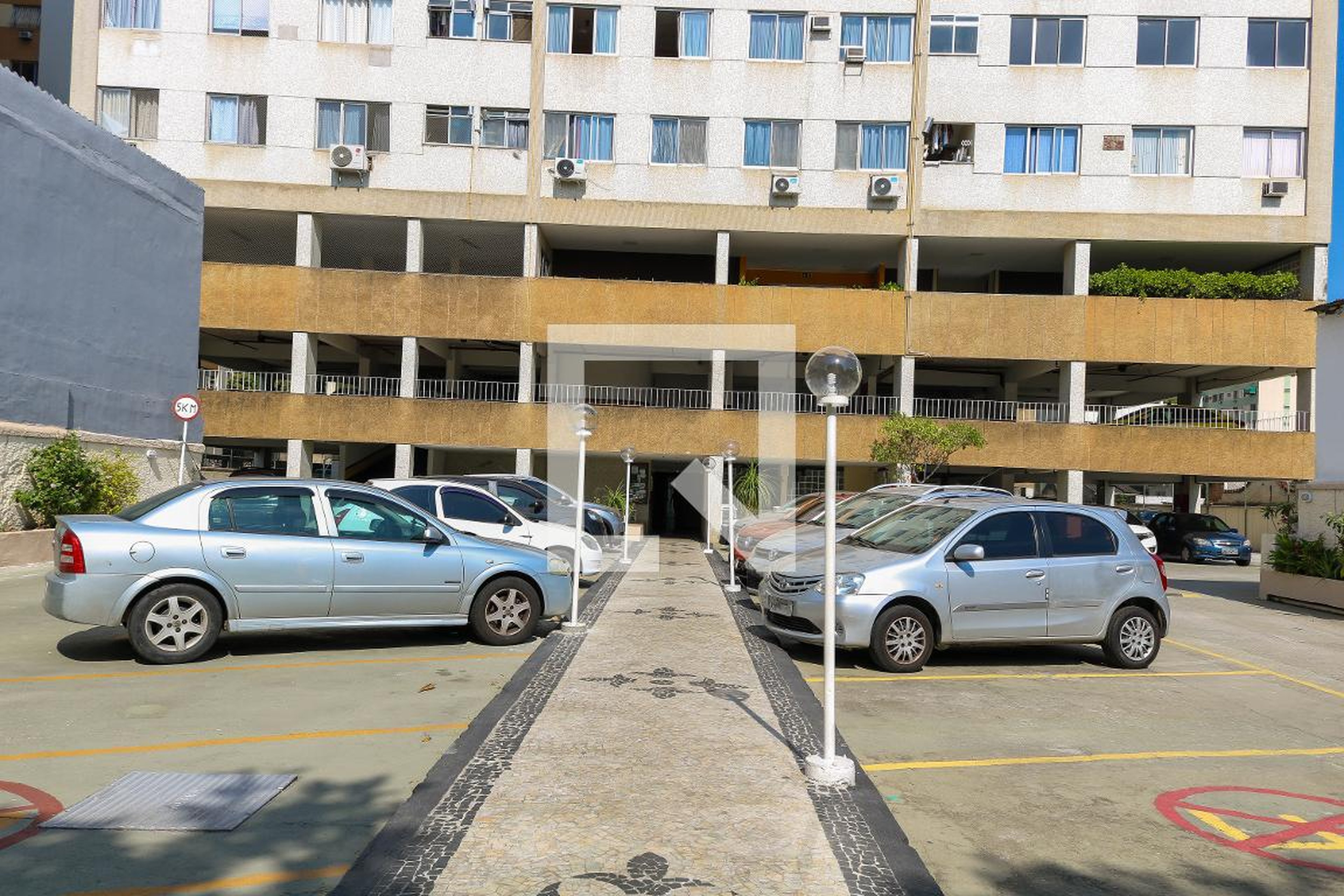 Entrada - Edifício Bandeirante Capitão Domingues Rodrigues