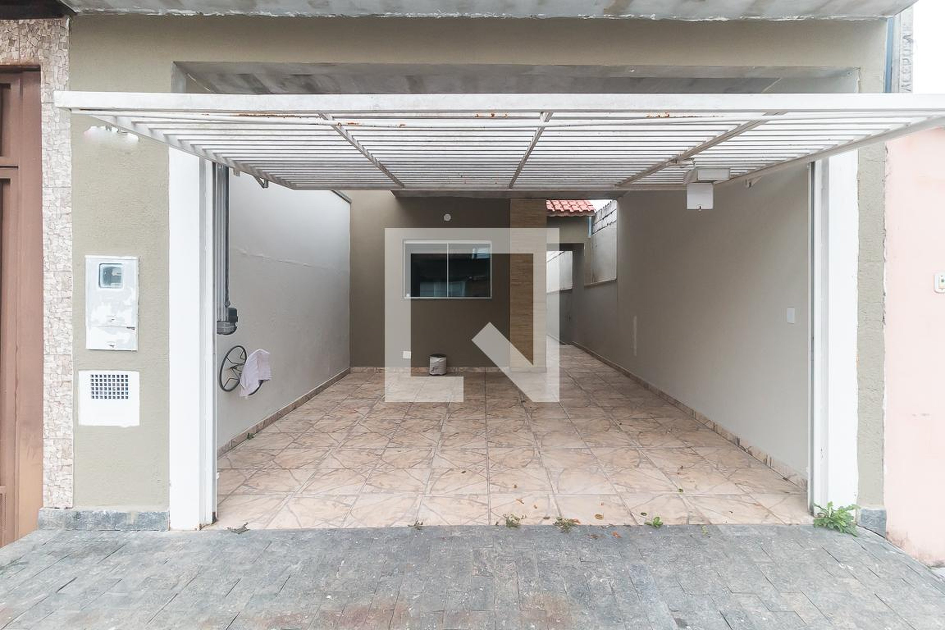 Fachada Condomínio em Rua Alzira Elizabete Unello, 173