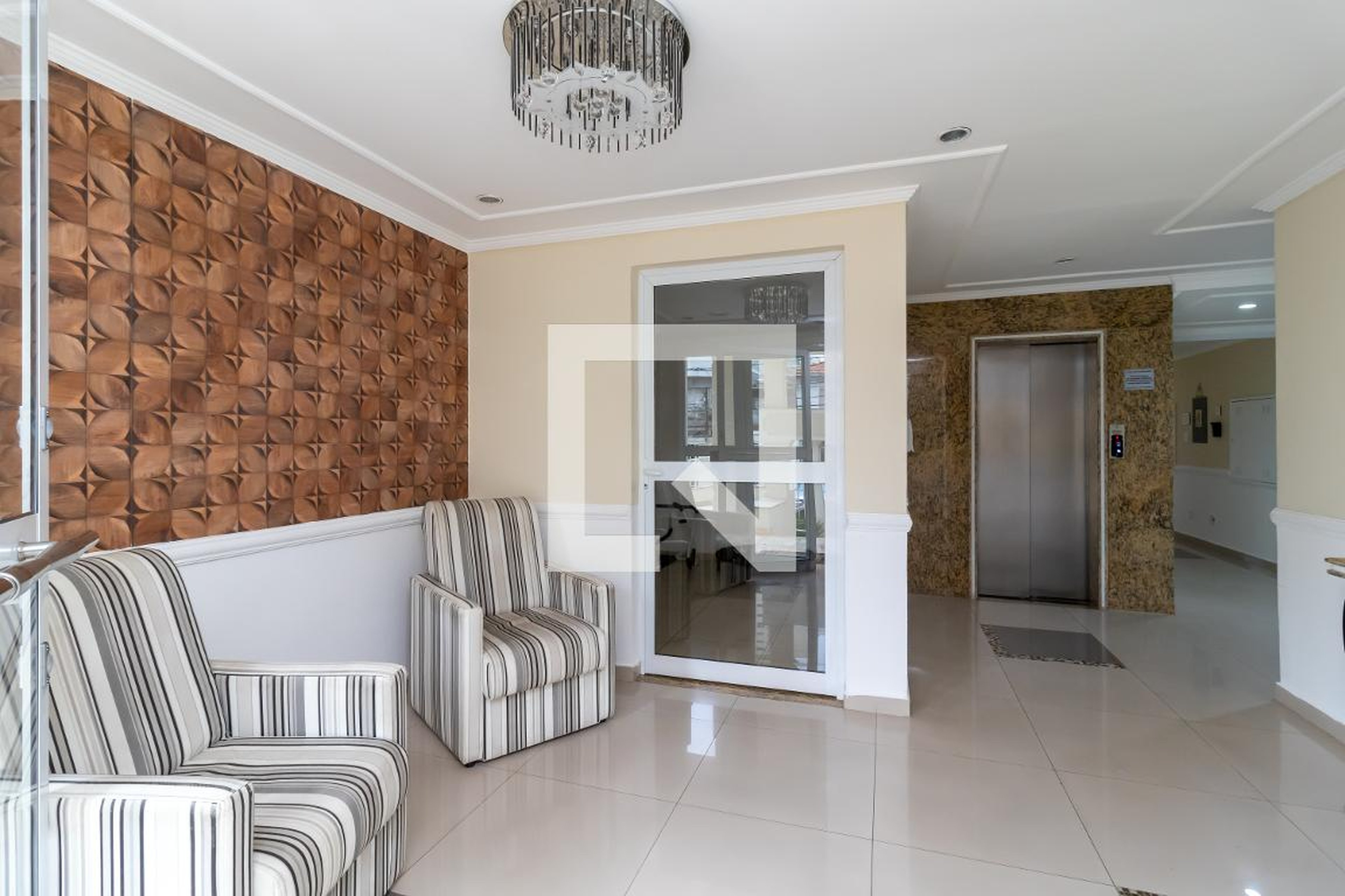 Hall Social - Sara Gasparian