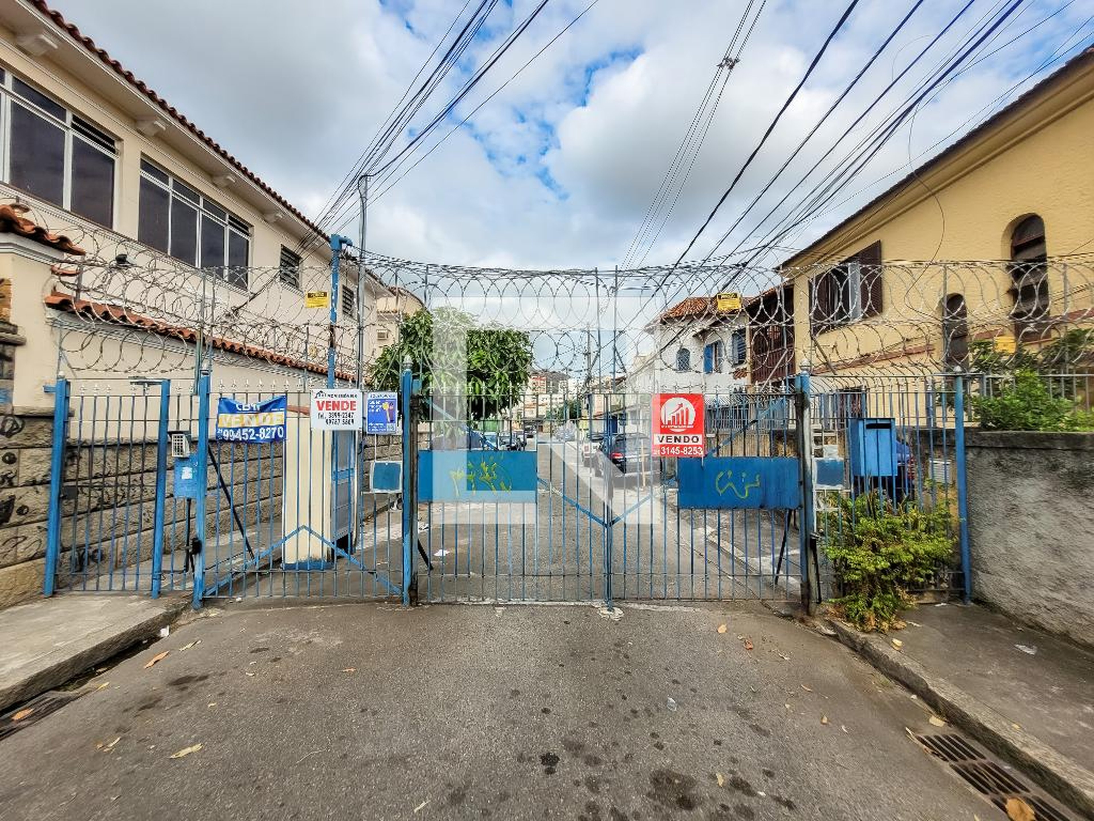 Fachada do Condomínio Condomínio em Rua Ibiquera, 113