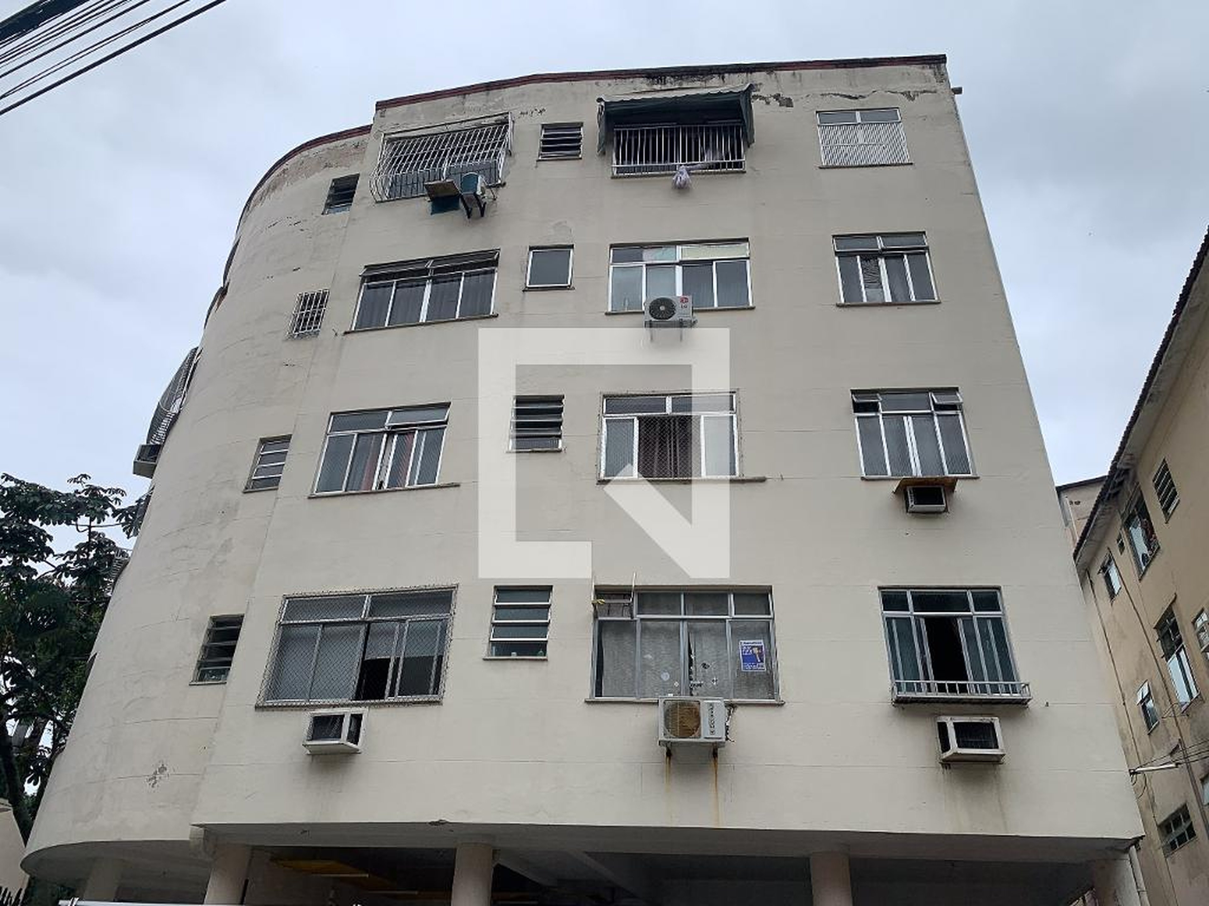 Fachada do Prédio Condomínio em Rua Barão de Macaúbas, 50