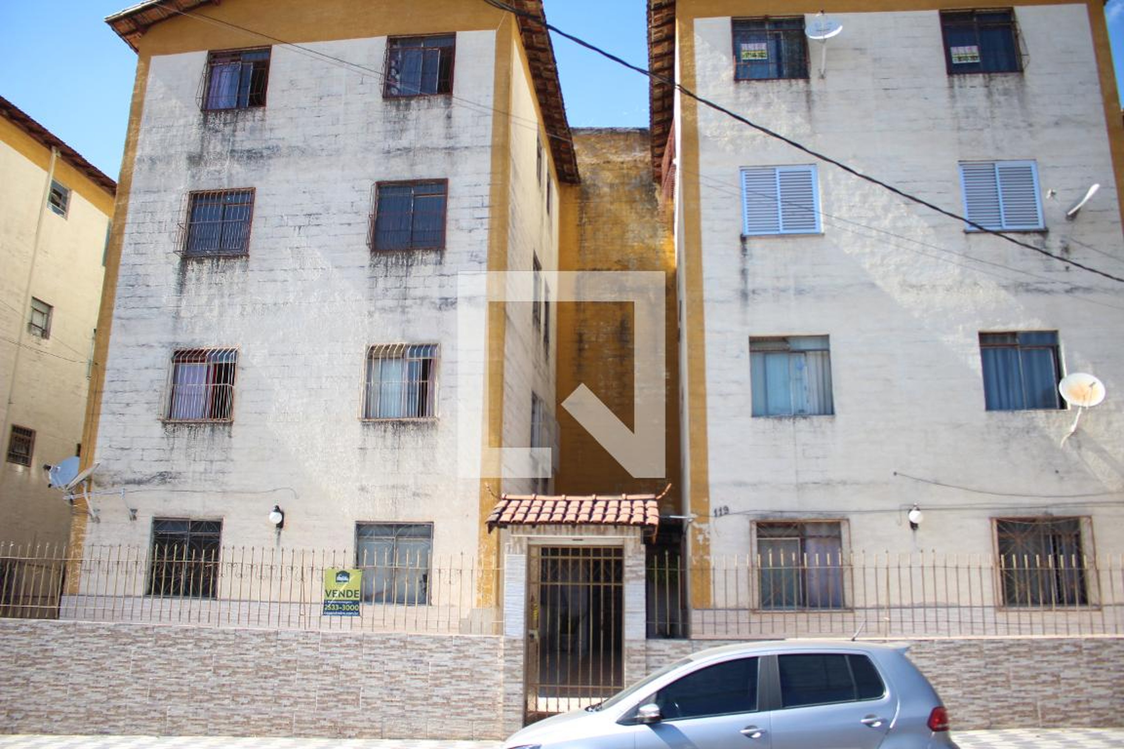 Fachada Condomínio em Rua Rio Verde Claro, 119