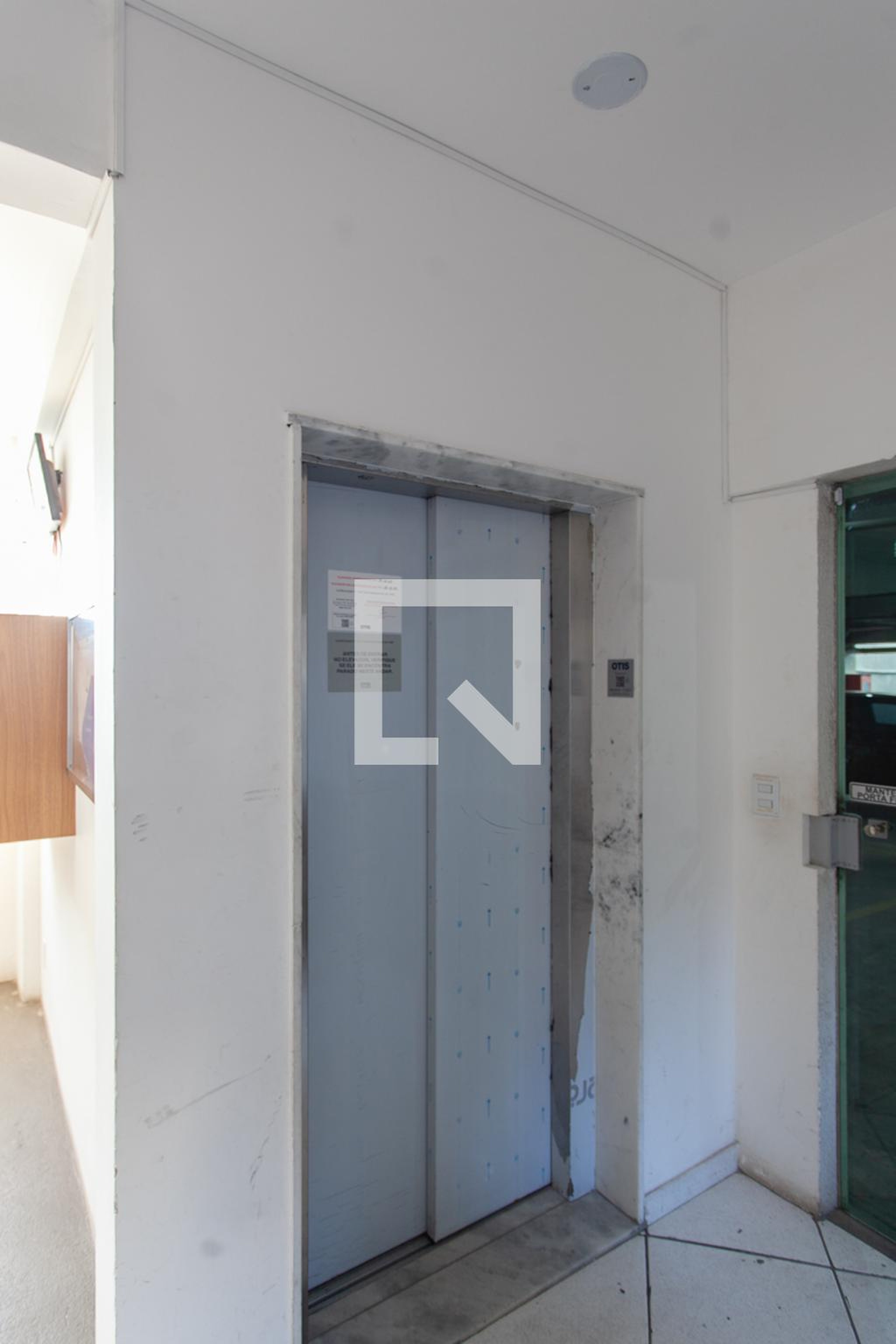 Elevador - Miguel Carmo Melo