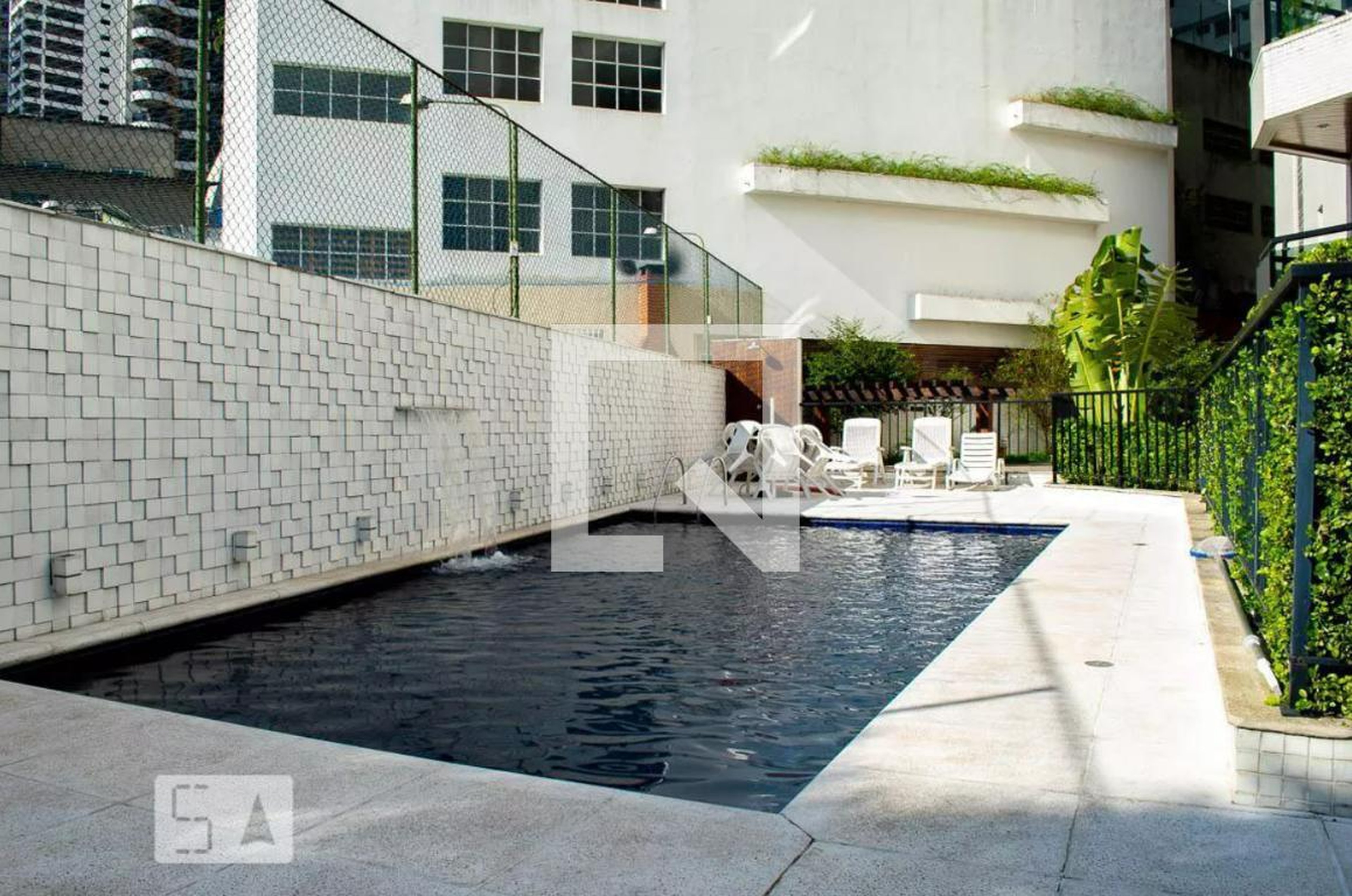 Piscina - Edifício Maison DOr