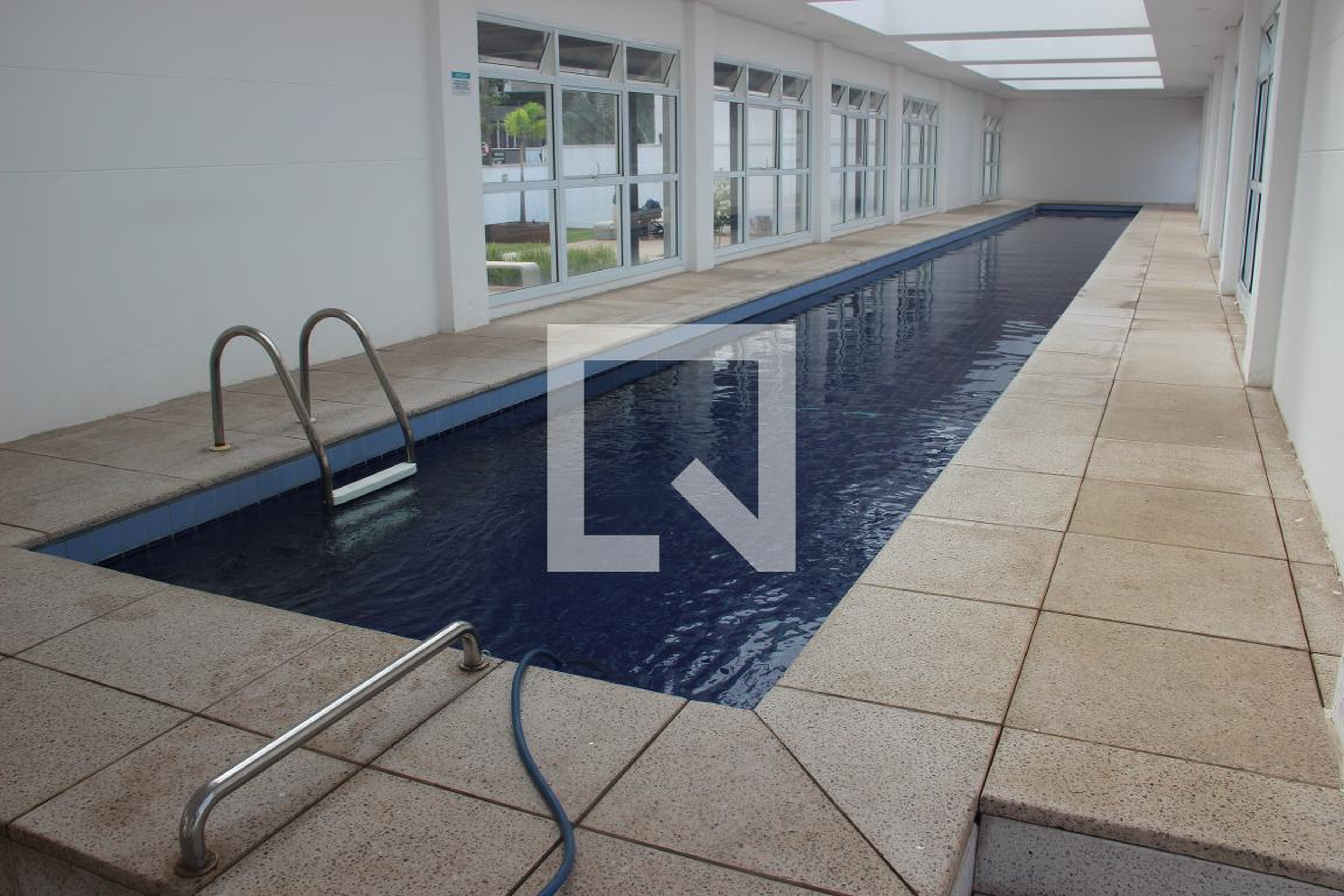 Piscina Coberta - Vancouver Homes