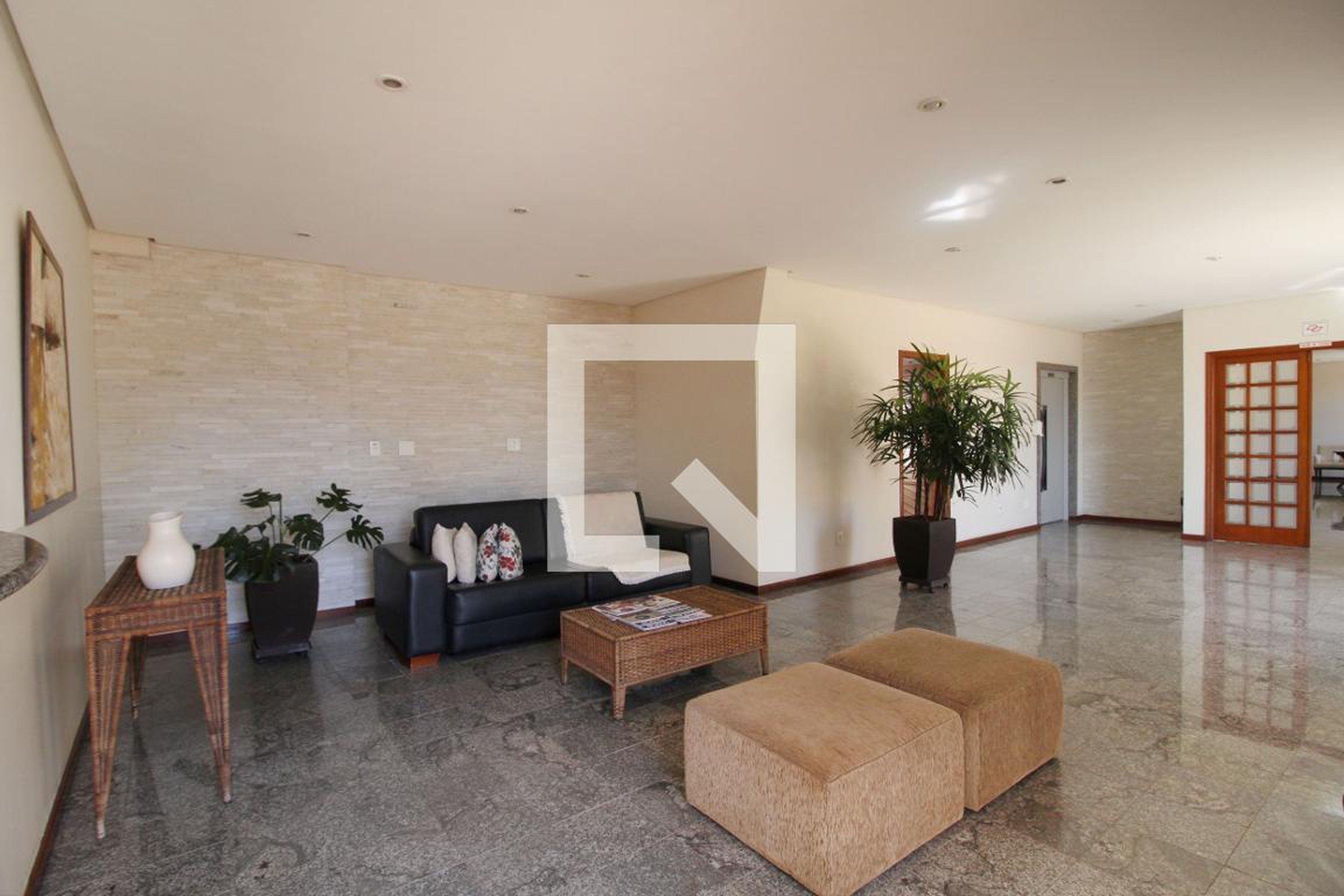 Hall social - Edifício Lucy Toledo Camargo