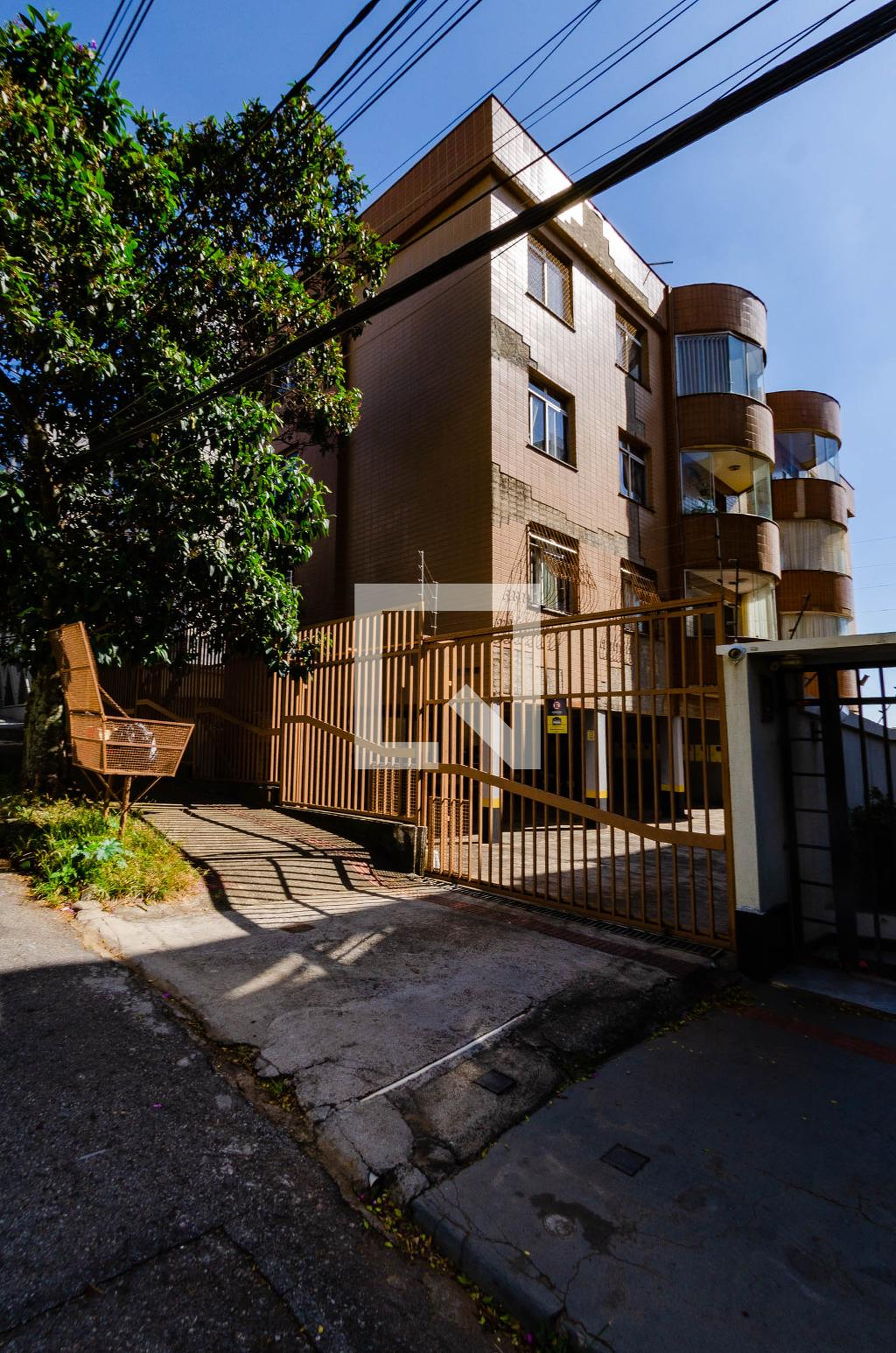 Fachada Condomínio em Rua Esmeraldo Botelho, 235